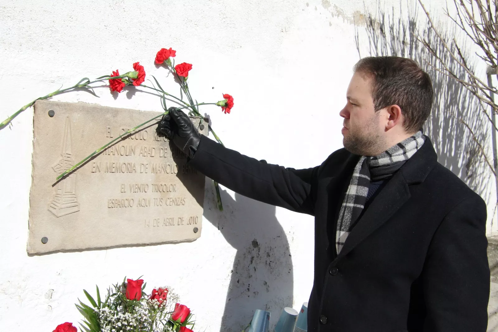 Homenaje en Huesca a los hombres y mujeres fallecidos del CRMAHU. Foto Carlos Neofato