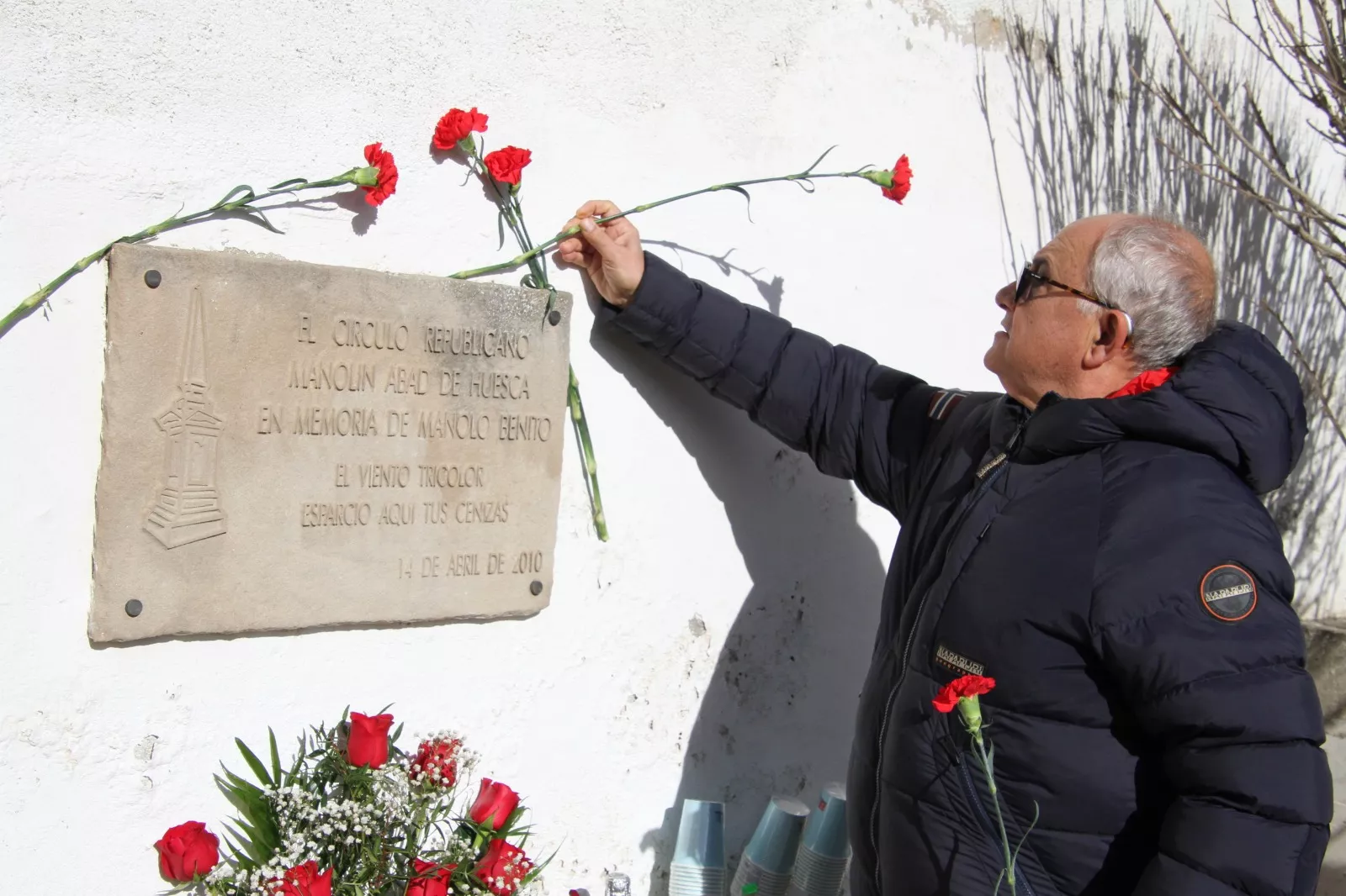 Homenaje en Huesca a los hombres y mujeres fallecidos del CRMAHU. Foto Carlos Neofato
