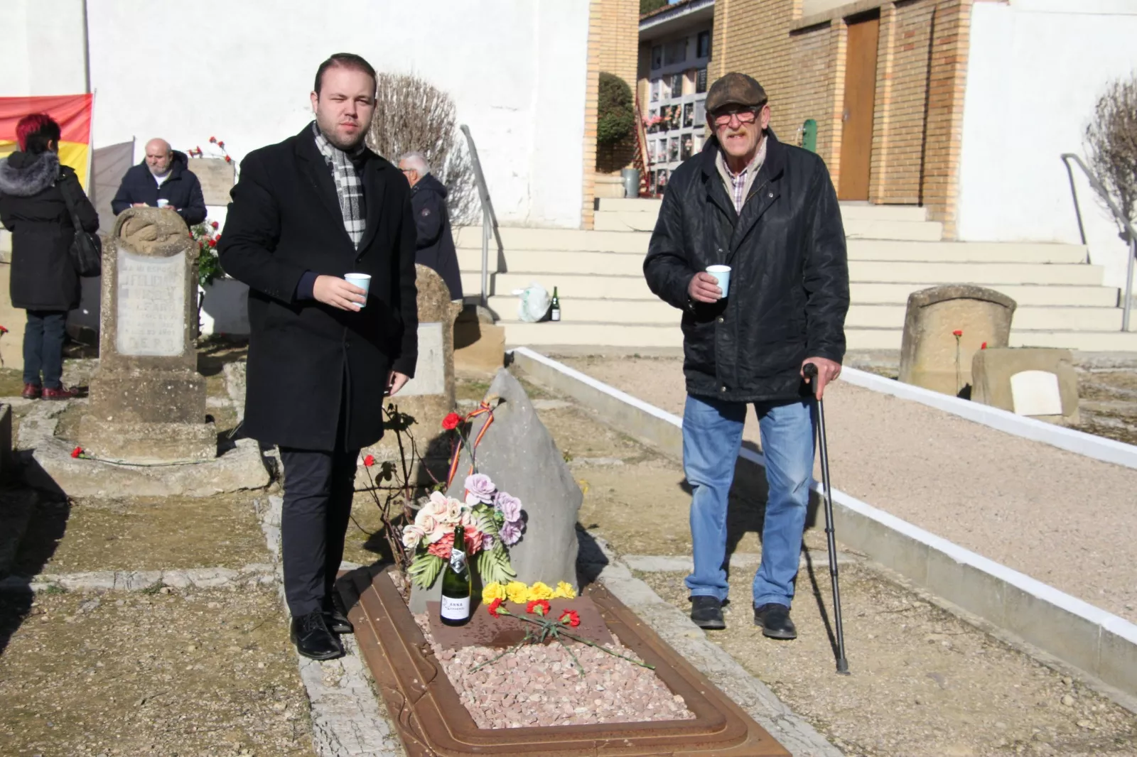 Homenaje en Huesca a los hombres y mujeres fallecidos del CRMAHU. Foto Carlos Neofato