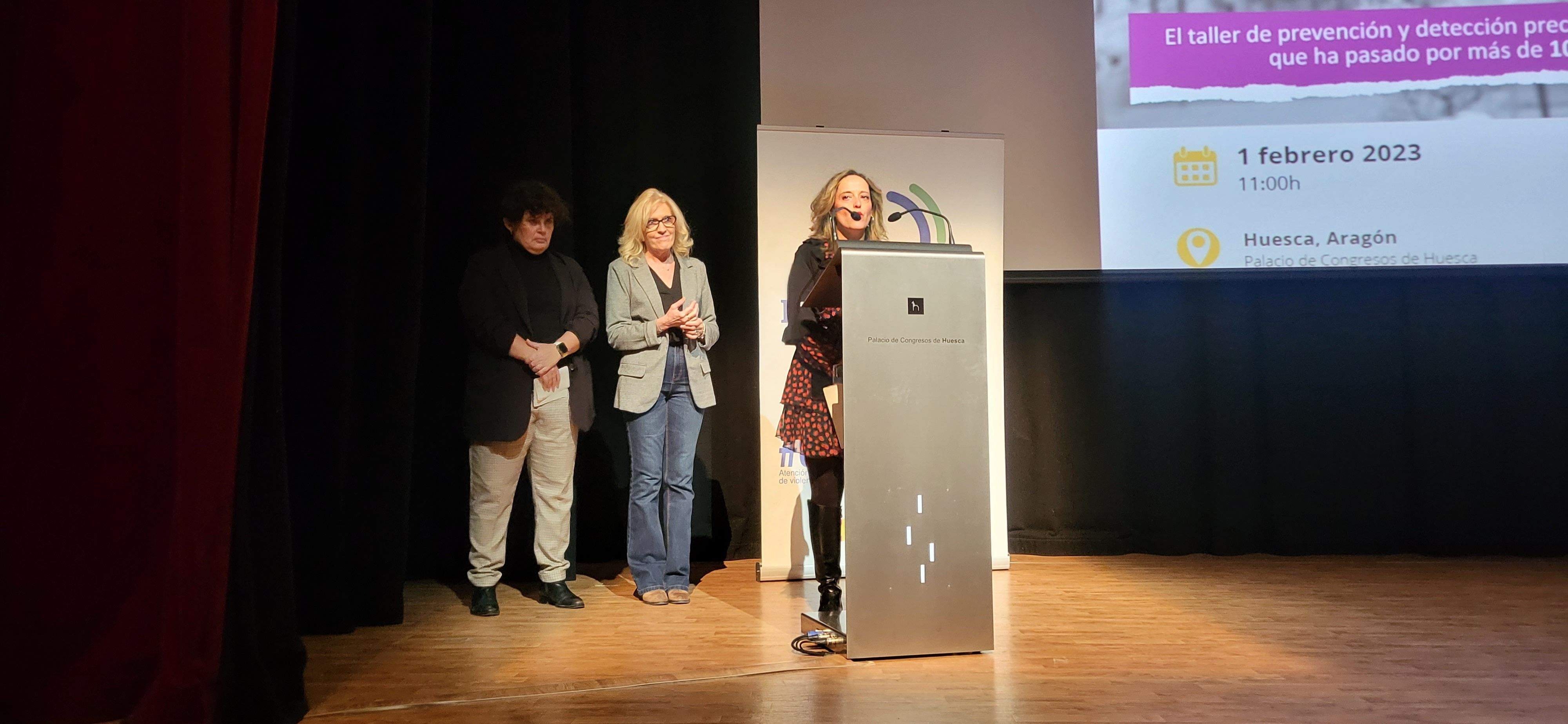 Imágenes de Marina Marroquí y el taller que ha impartido en Huesca