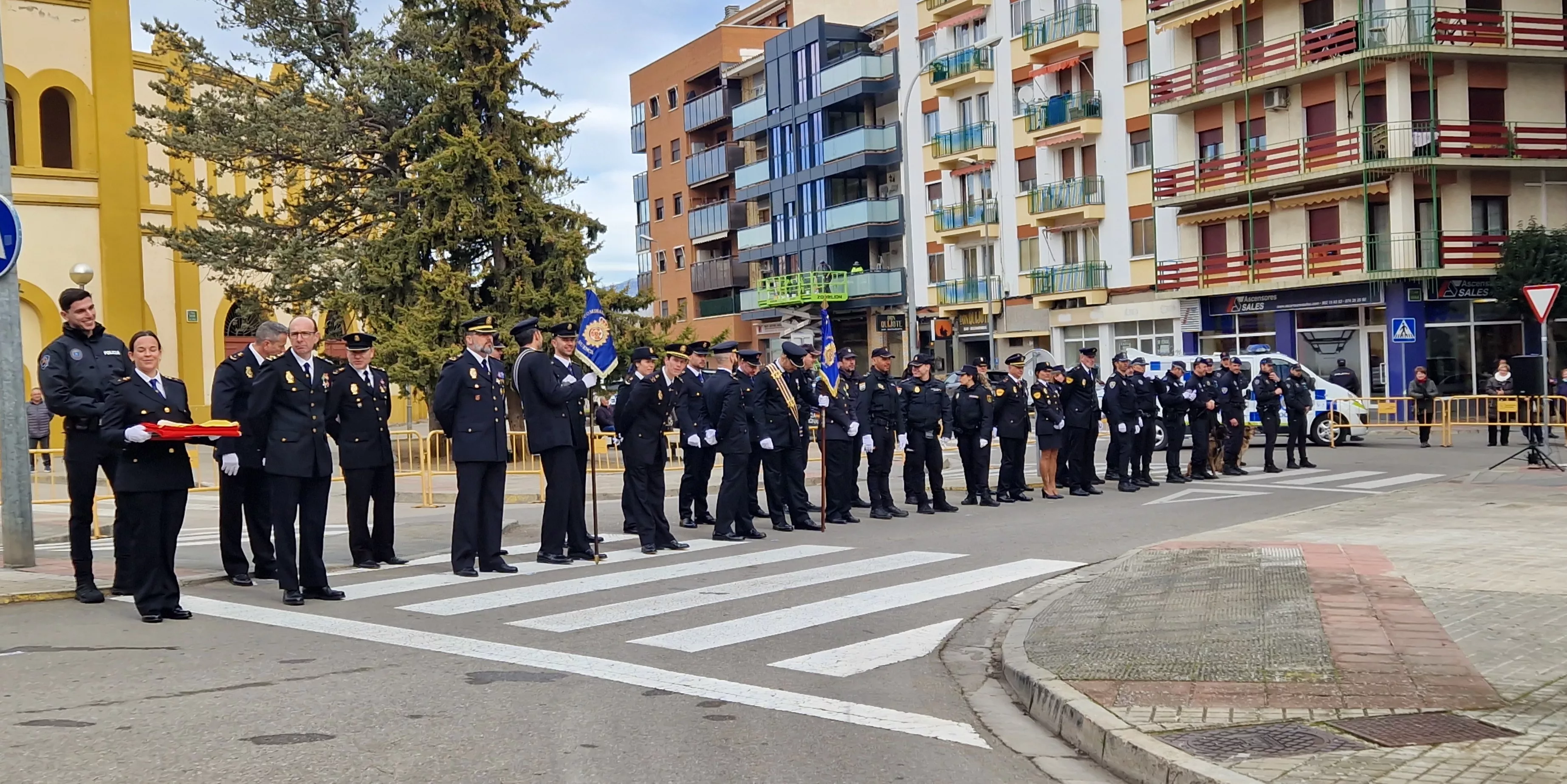 Conmemoración en Huesca del 202 aniversario de la Policía Nacional. Foto Myriam Martínez