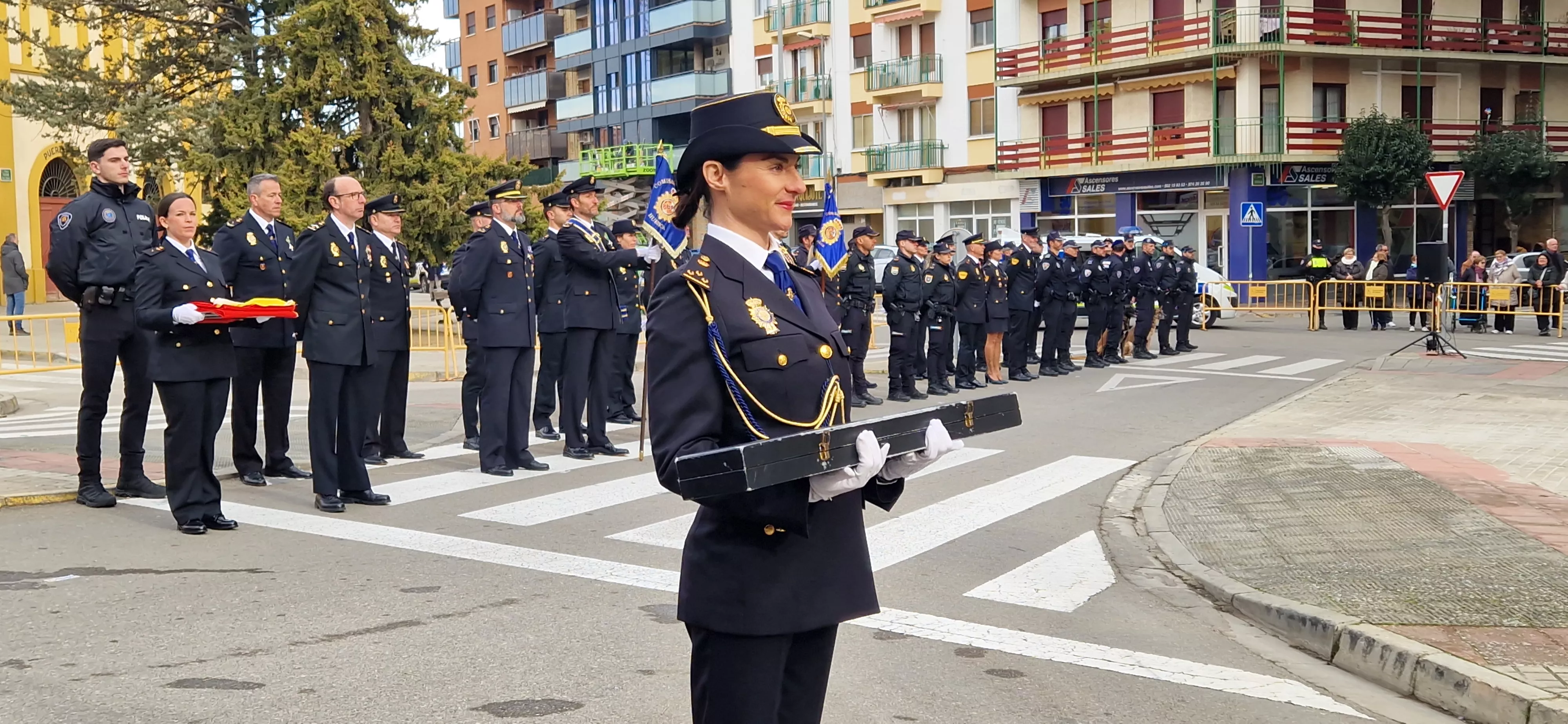 Conmemoración en Huesca del 202 aniversario de la Policía Nacional. Foto Myriam Martínez