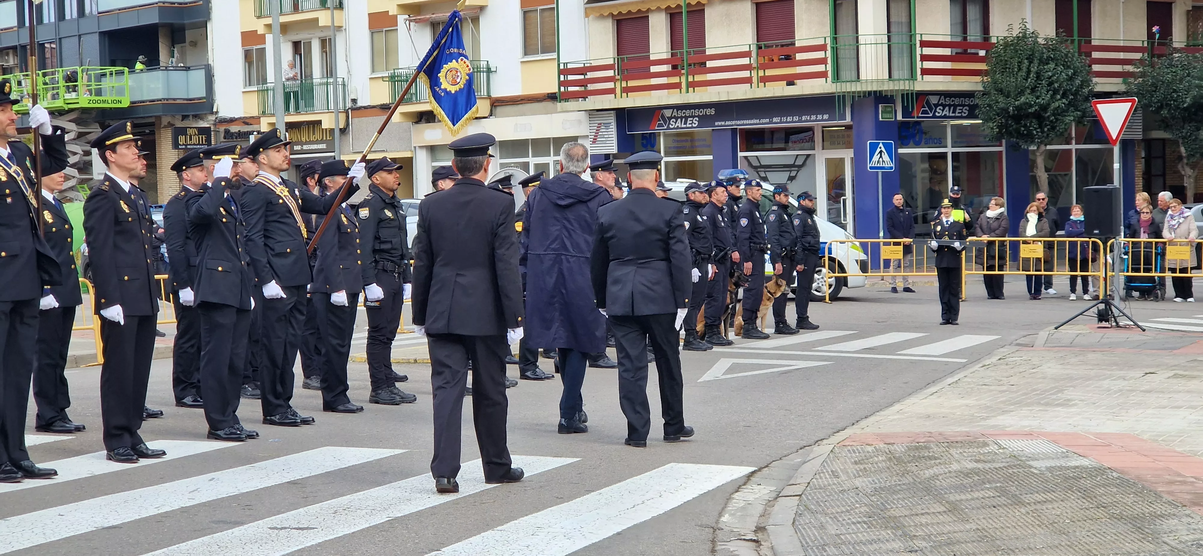 Conmemoración en Huesca del 202 aniversario de la Policía Nacional. Foto Myriam Martínez