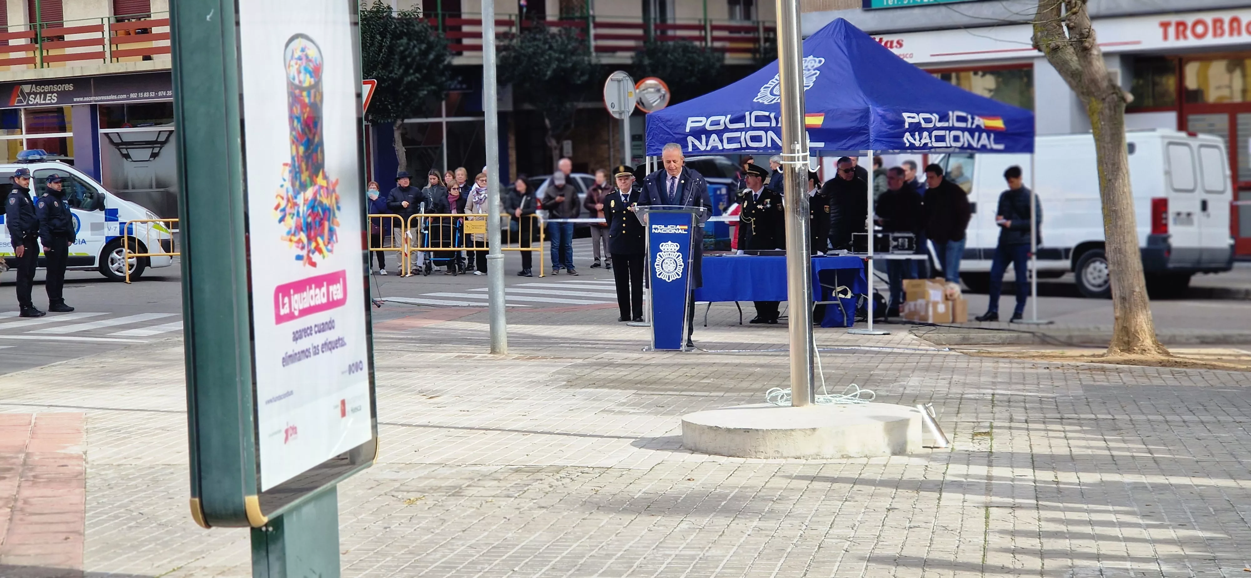 Conmemoración en Huesca del 202 aniversario de la Policía Nacional. Foto Myriam Martínez