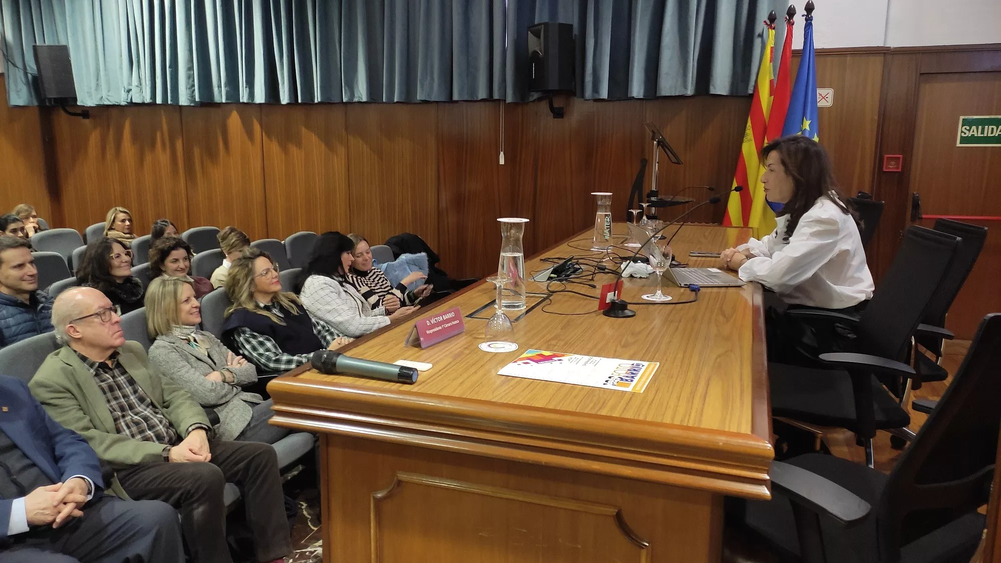 Rosa Casbas en su conferencia sobre el uso de teléfonos móviles para optimizar las fotografías
