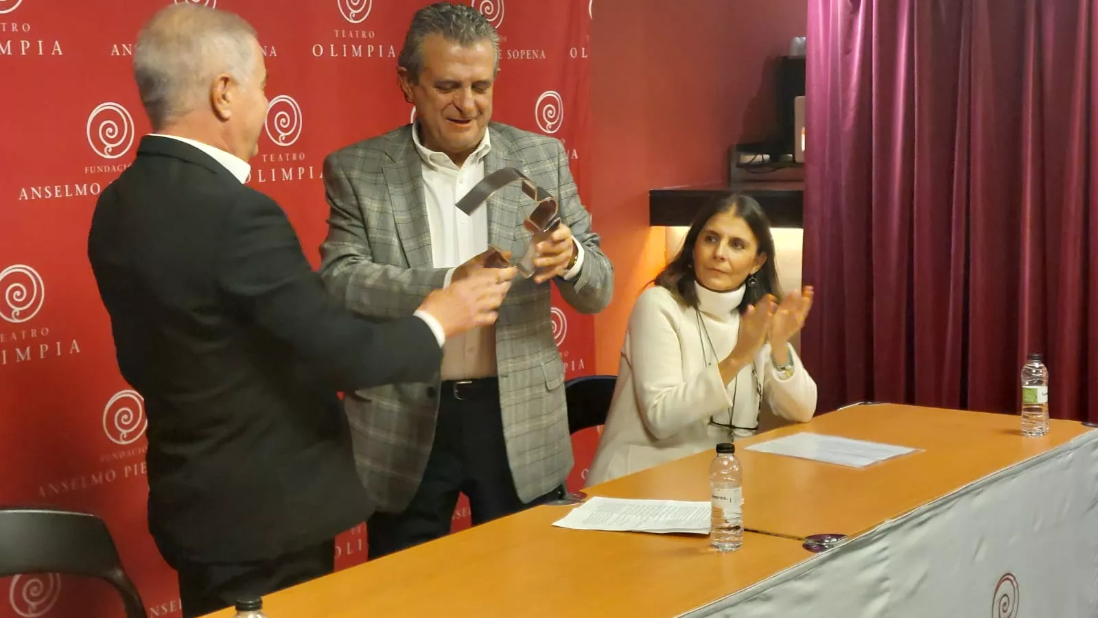 Figura del Año de 4 Esquinas a Manuel Pérez