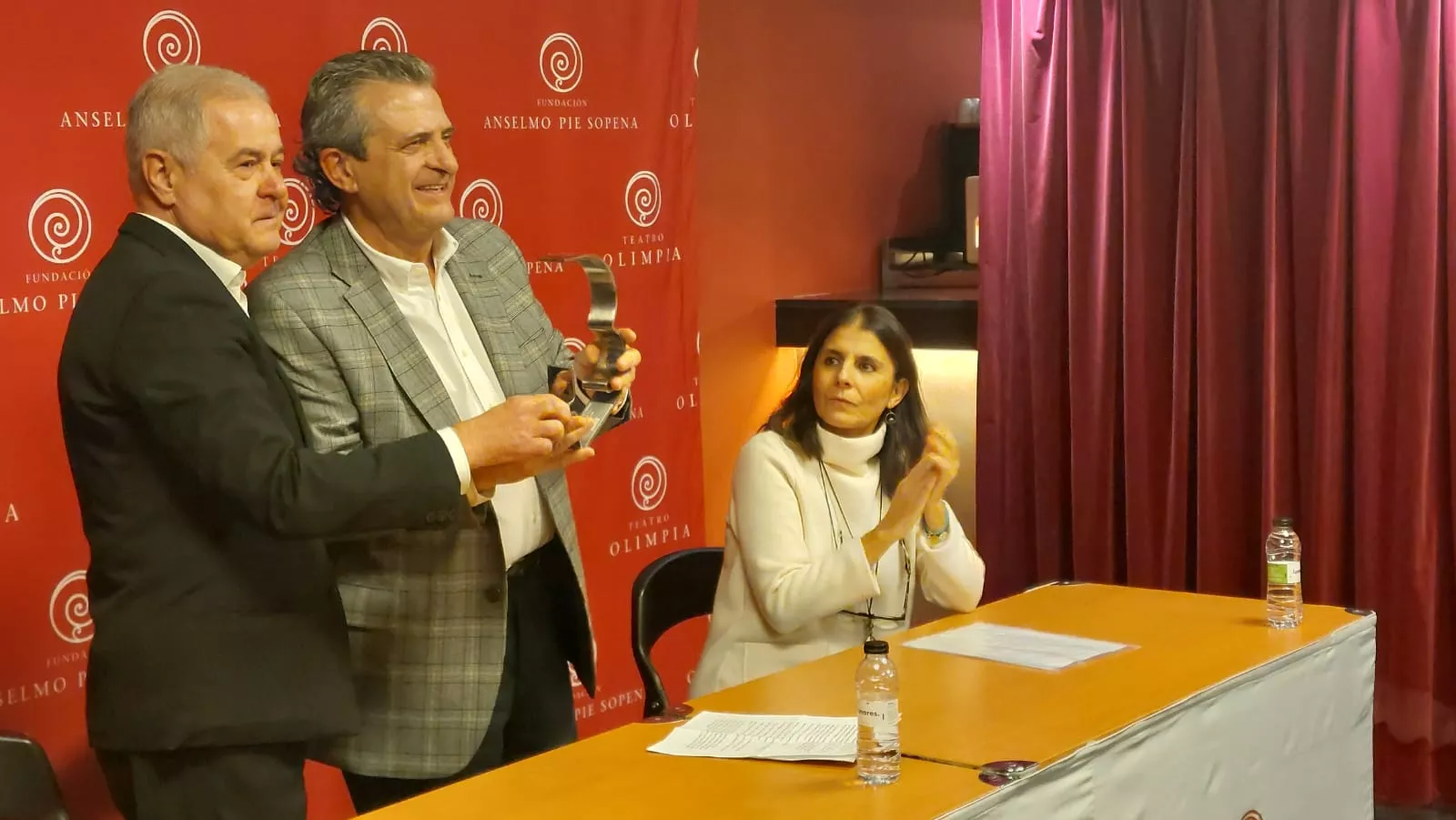 Figura del Año de 4 Esquinas a Manuel Pérez