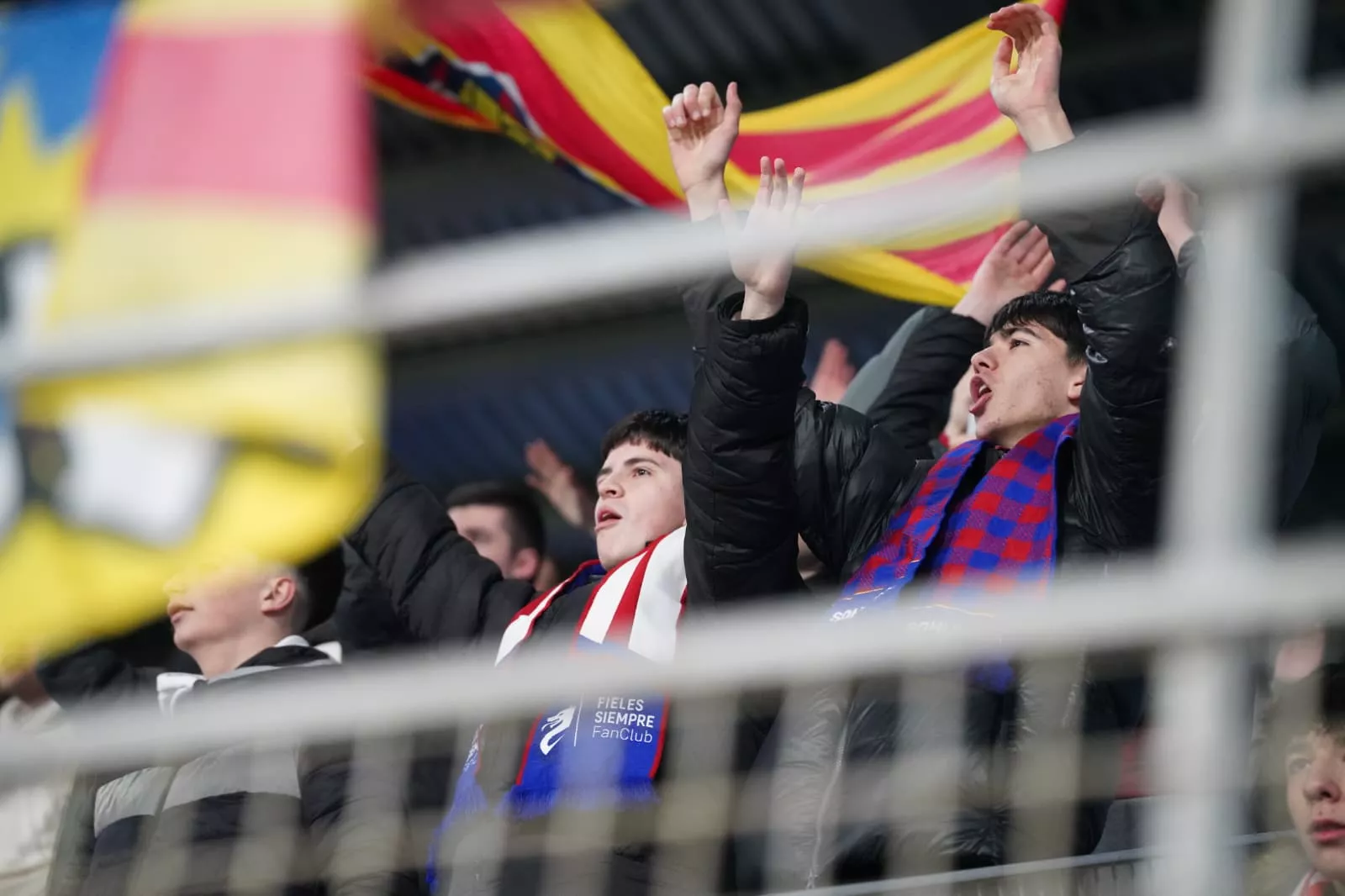 Afición del Huesca en el partido ante el Córdoba. Foto Dani Vidal