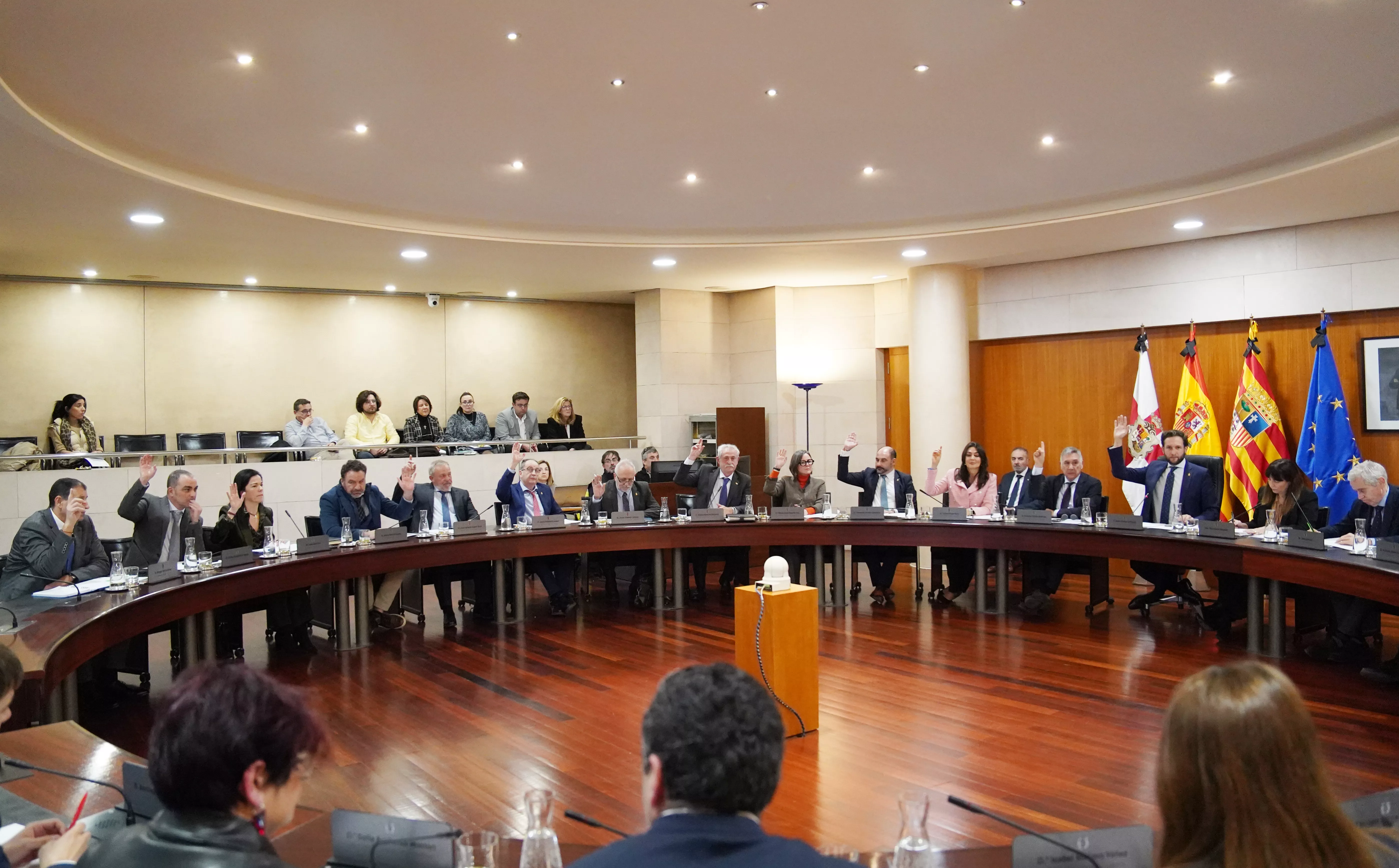 La DPH aprueba el Plan de Obras y Servicios 2026 con 20,6 millones de inversión y la abstención del PSOE.