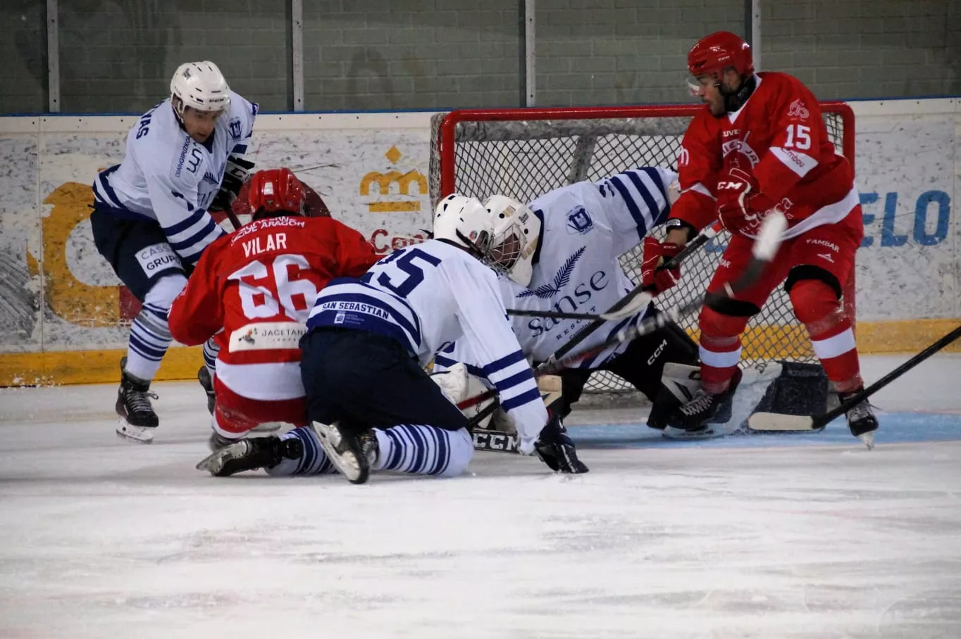 Encuentro del Club Hielo Jaca con el Txuri Urdiñ Encuentro del Club Hielo Jaca con el Txuri Urdiñ