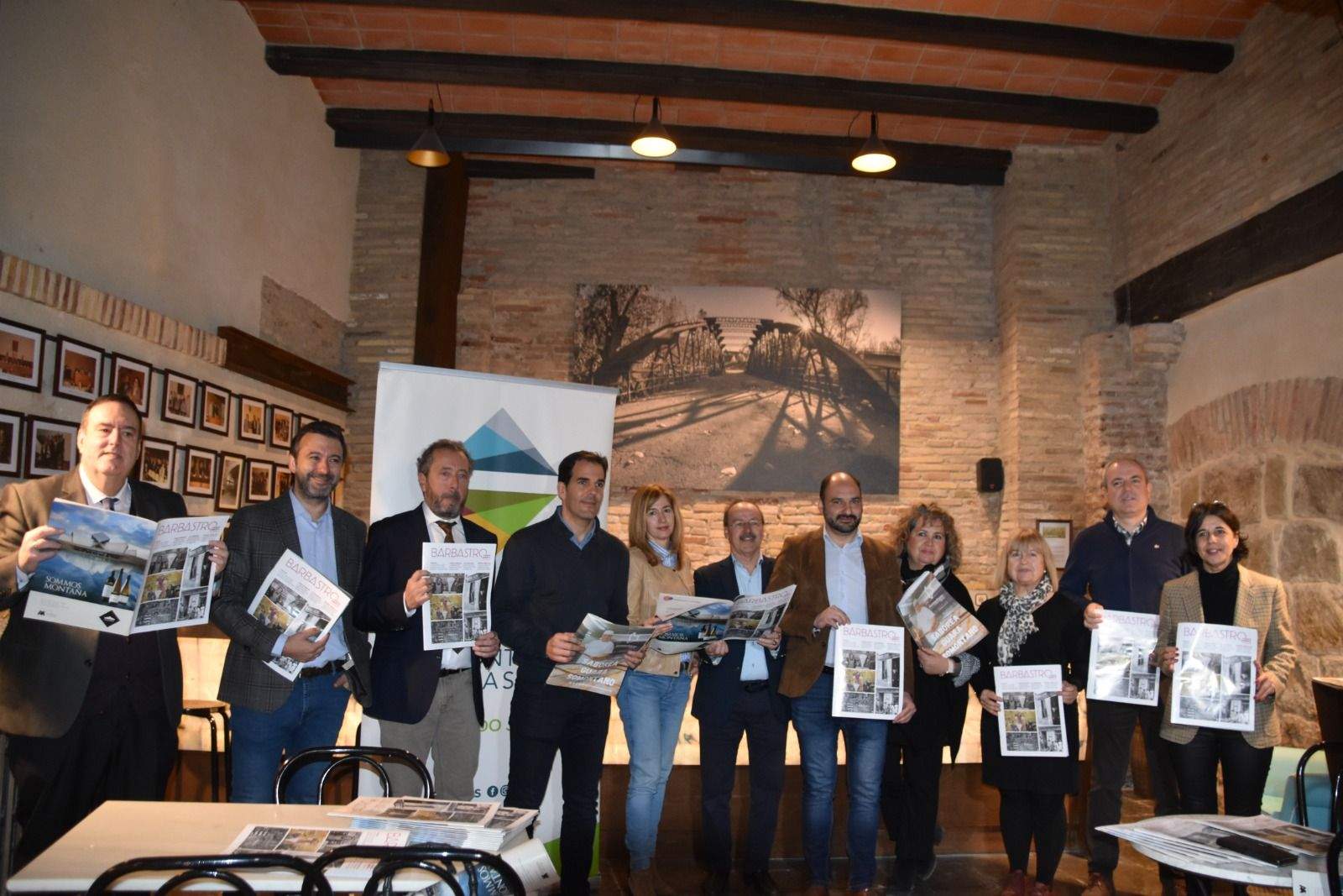 Imagen de la presentación en la cafetería de la UNED en Barbastro