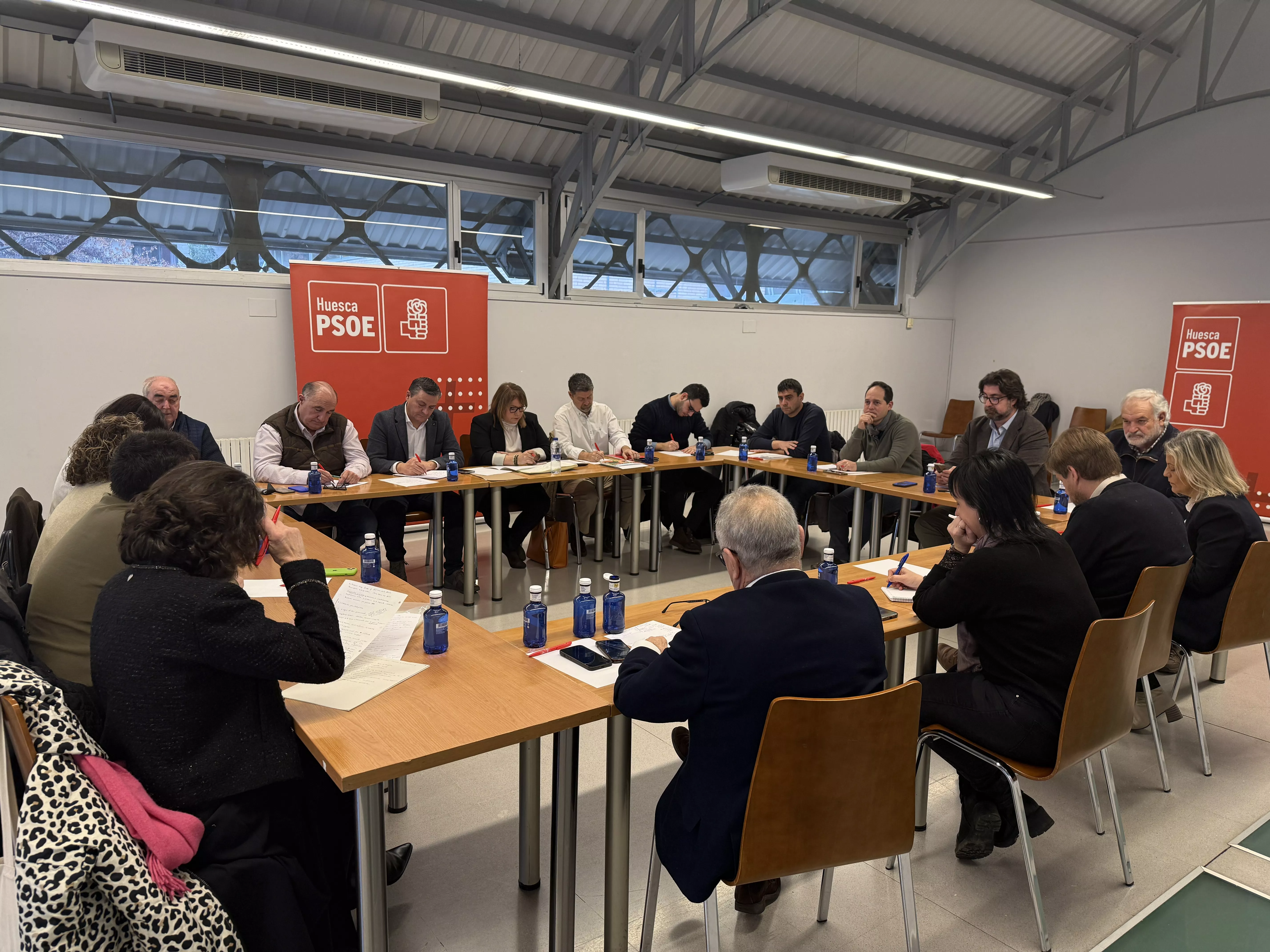 Reunión con agentes sociales en Huesca.
