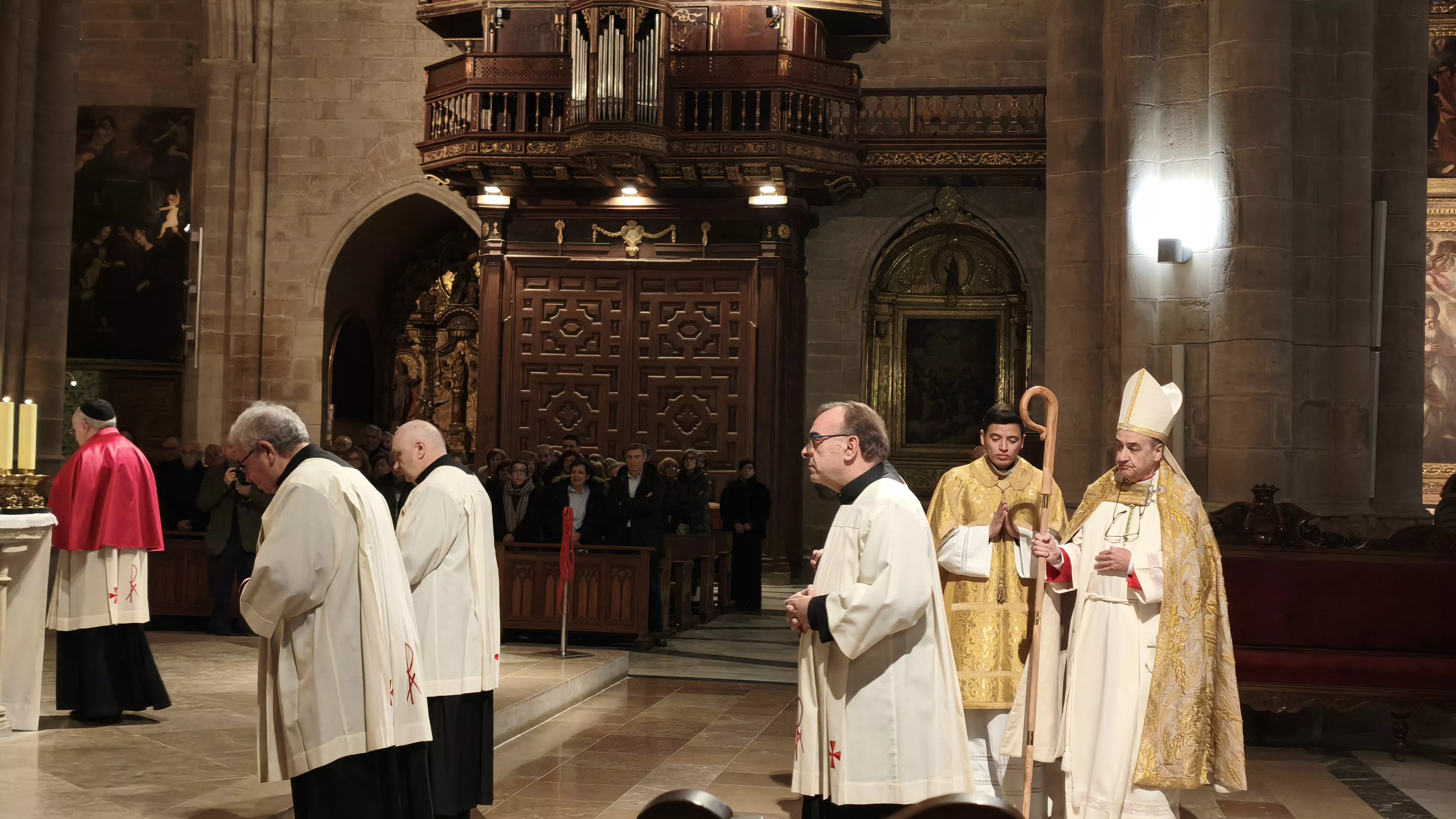 Toma de posesión e instalación de los nuevos Canónigos de la Catedral de Huesca. Foto María José Sampietro