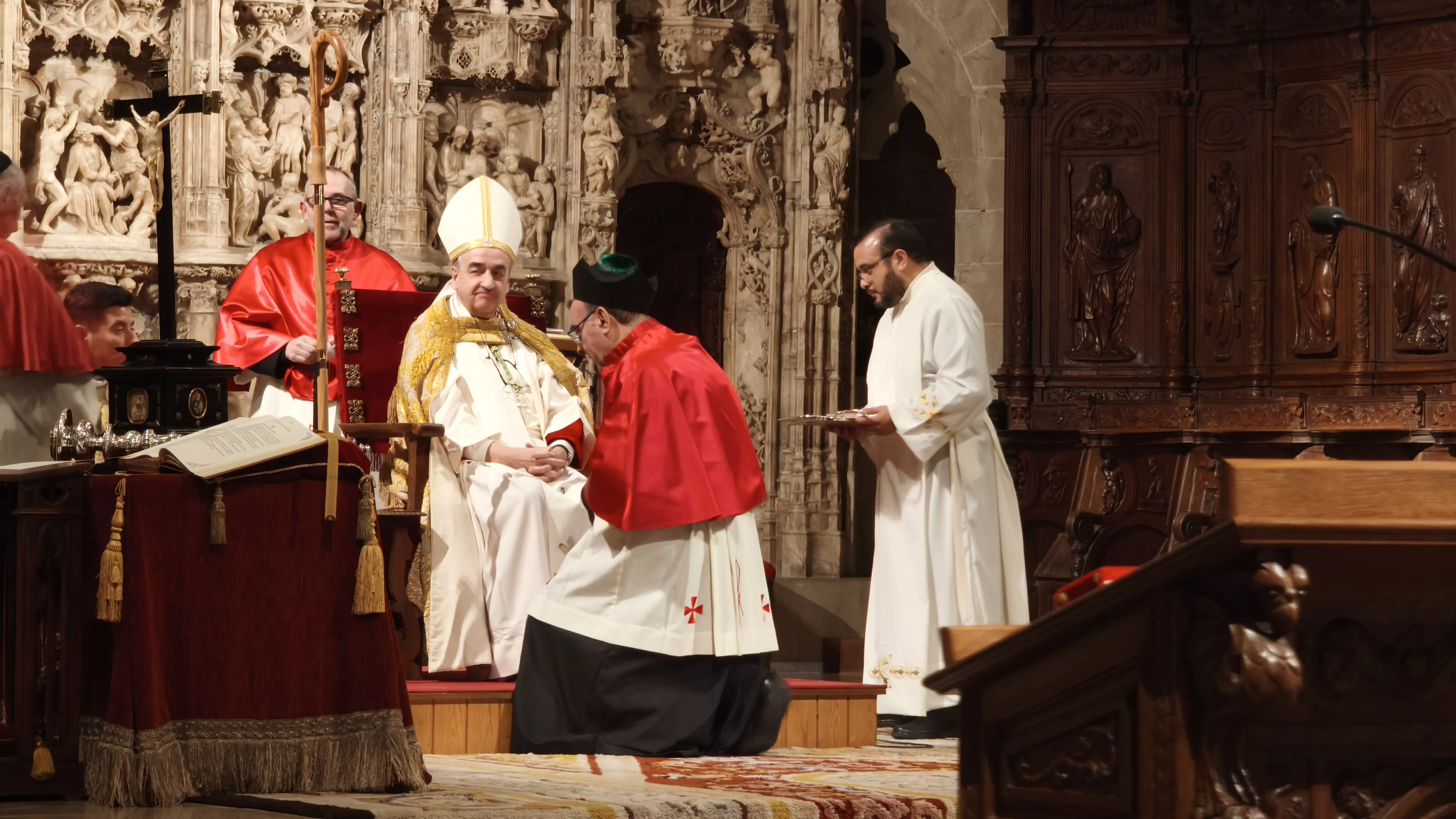 Toma de posesión e instalación de los nuevos Canónigos de la Catedral de Huesca. Foto María José Sampietro