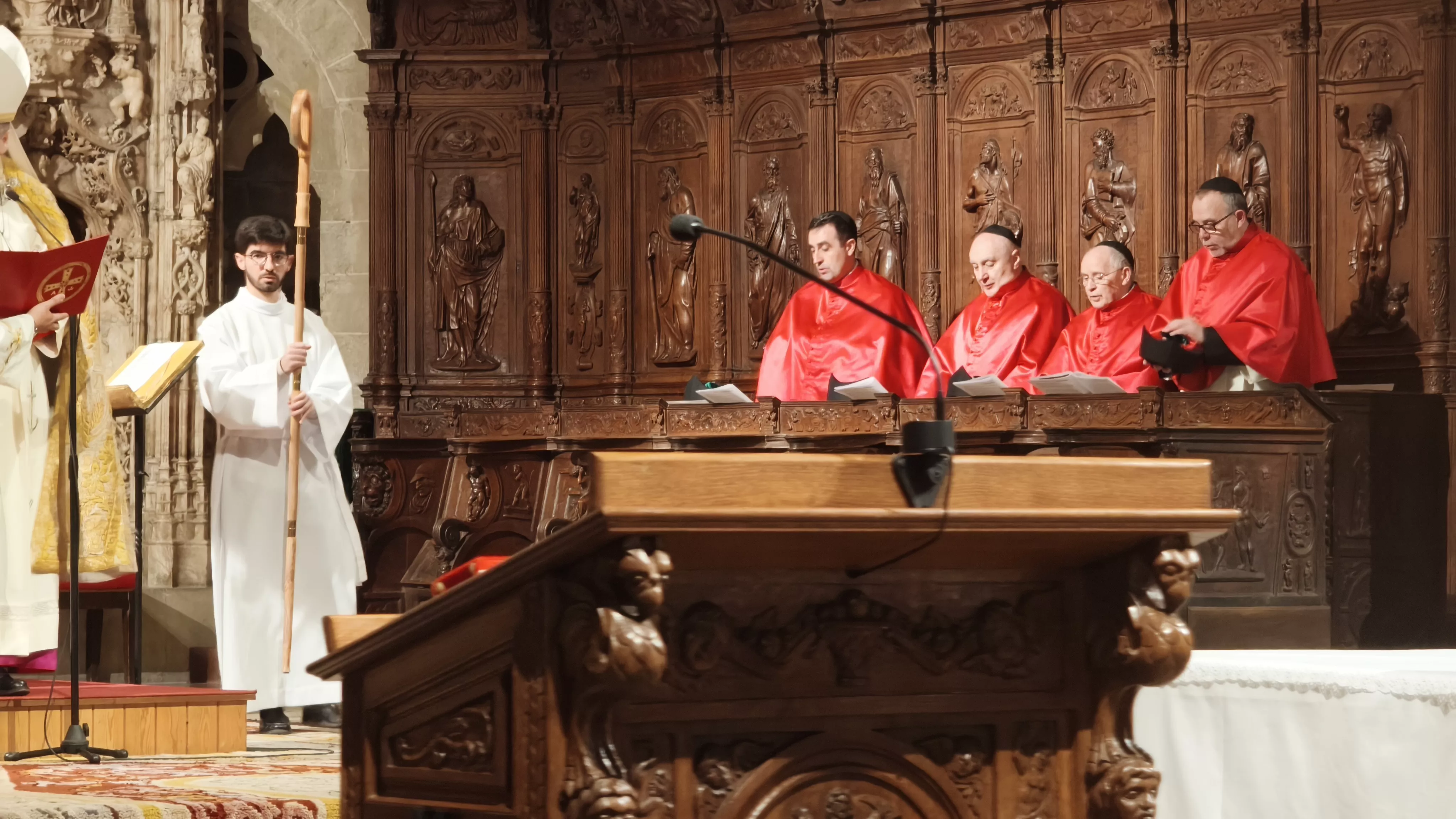 Toma de posesión e instalación de los nuevos Canónigos de la Catedral de Huesca. Foto María José Sampietro