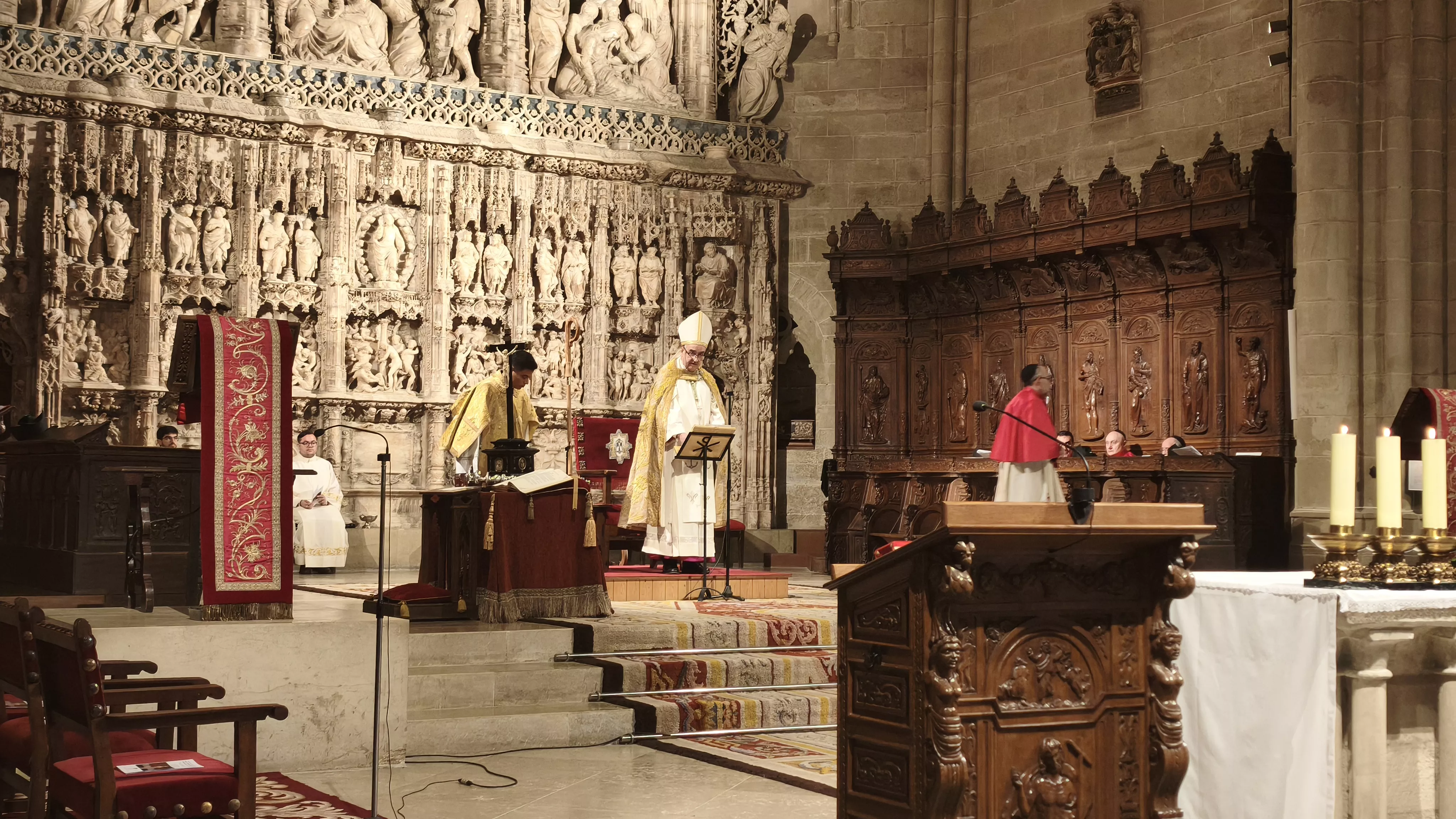 Toma de posesión e instalación de los nuevos Canónigos de la Catedral de Huesca. Foto María José Sampietro
