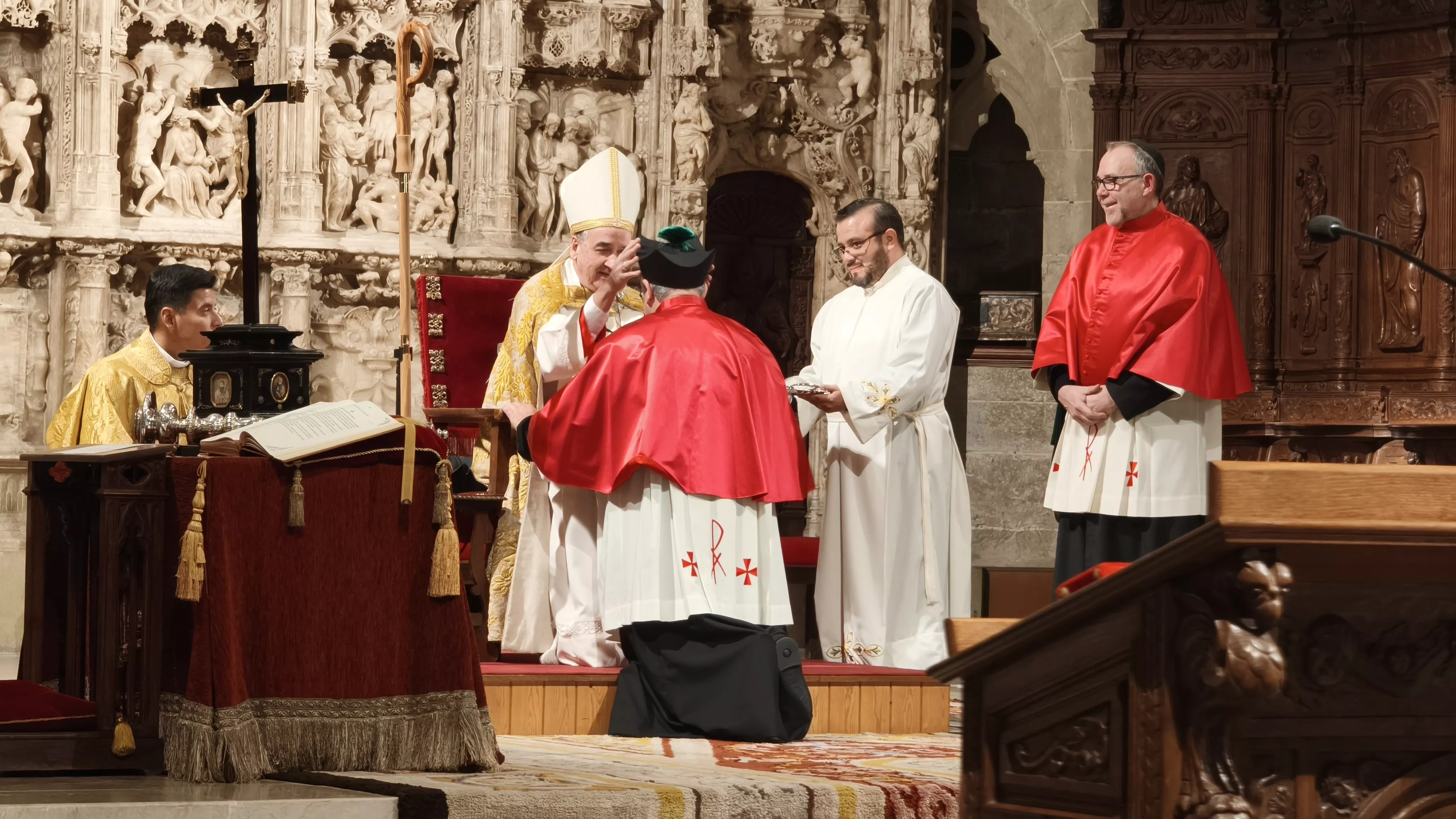 Toma de posesión e instalación de los nuevos Canónigos de la Catedral de Huesca. Foto María José Sampietro