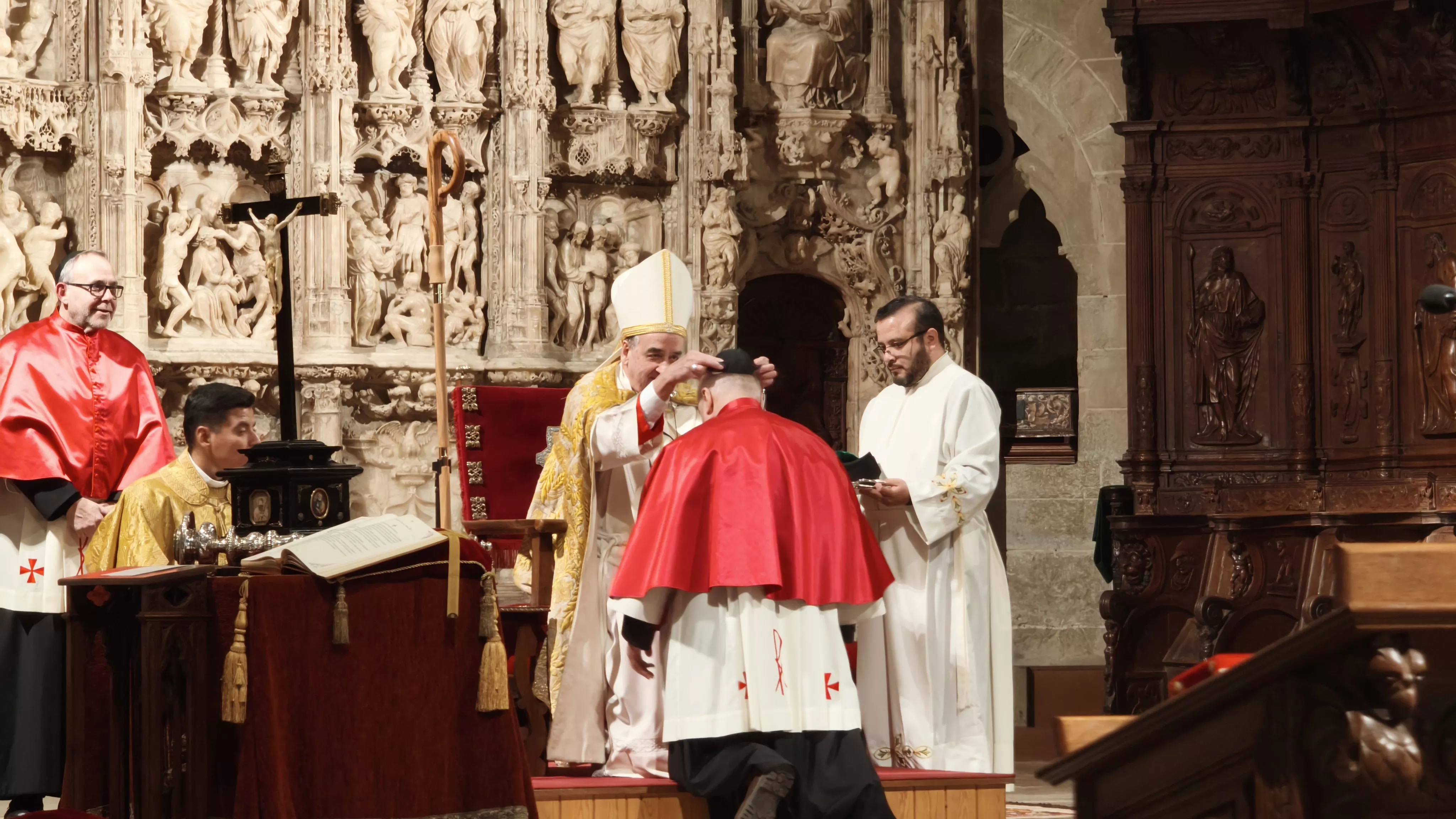 Toma de posesión e instalación de los nuevos Canónigos de la Catedral de Huesca. Foto María José Sampietro