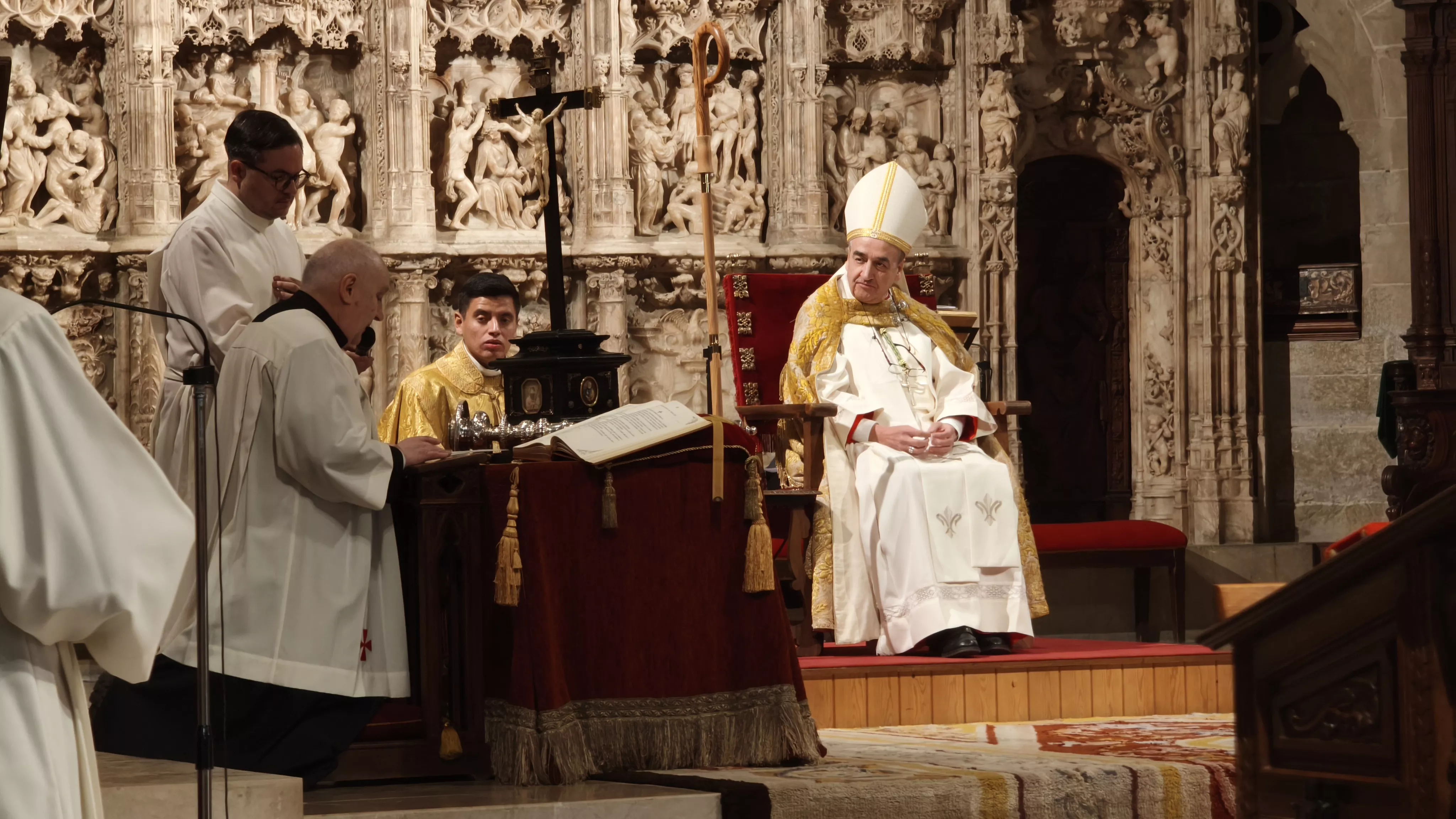 Toma de posesión e instalación de los nuevos Canónigos de la Catedral de Huesca. Foto María José Sampietro