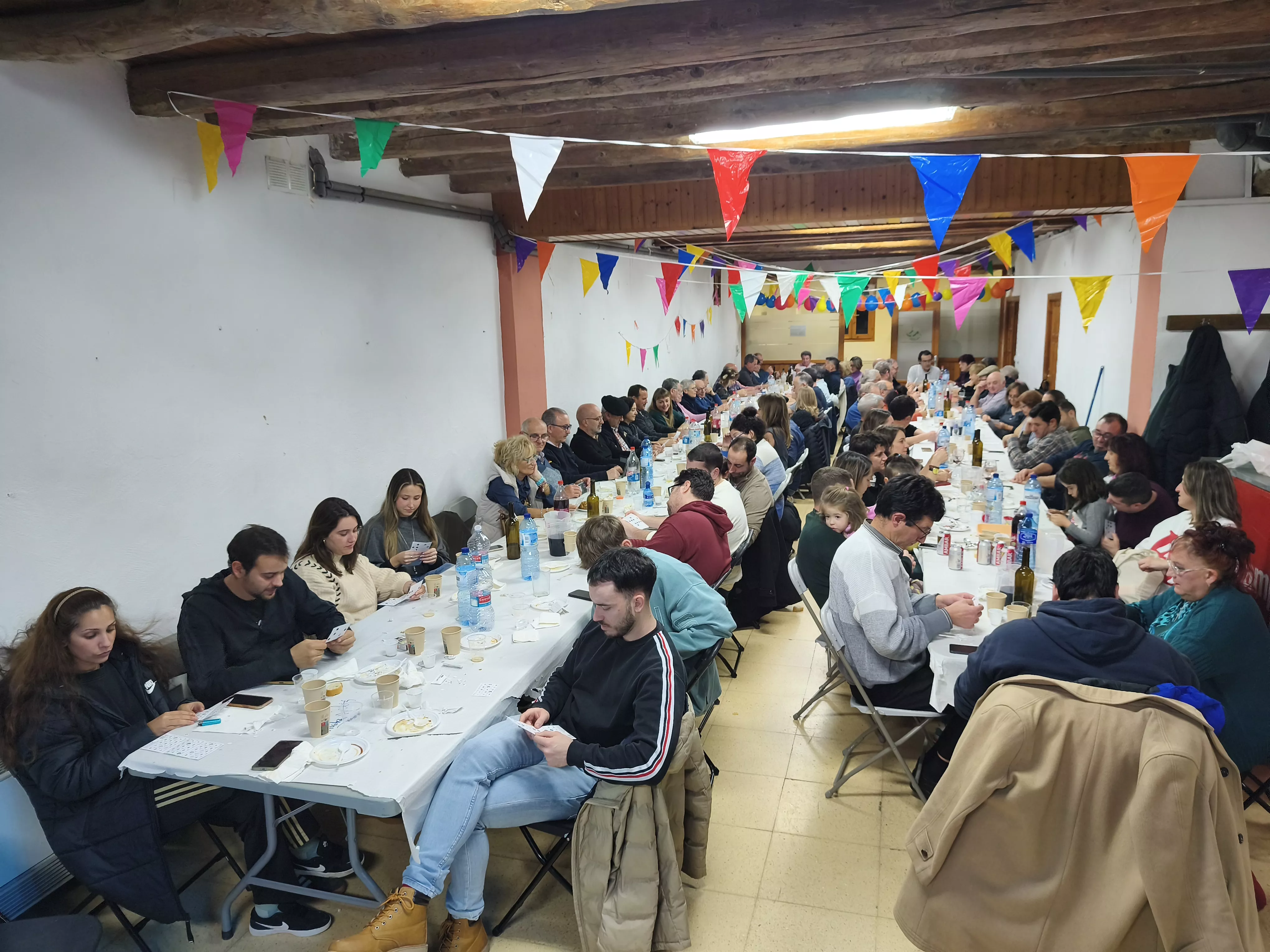 Cena en las fiestas de invierno de Biscarrués