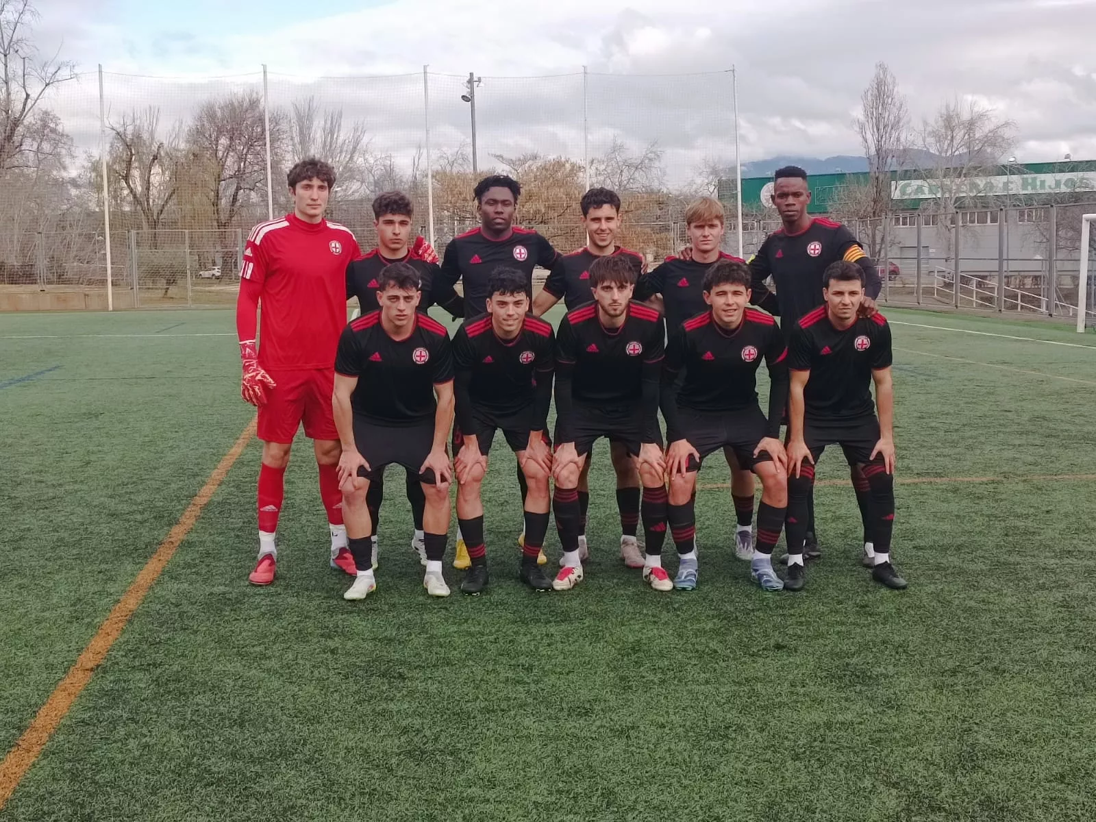 Once del Internacional Huesca ante el Altorricón. Regional Preferente: el Fraga saca un partido complicado en Pradilla y es más líder.