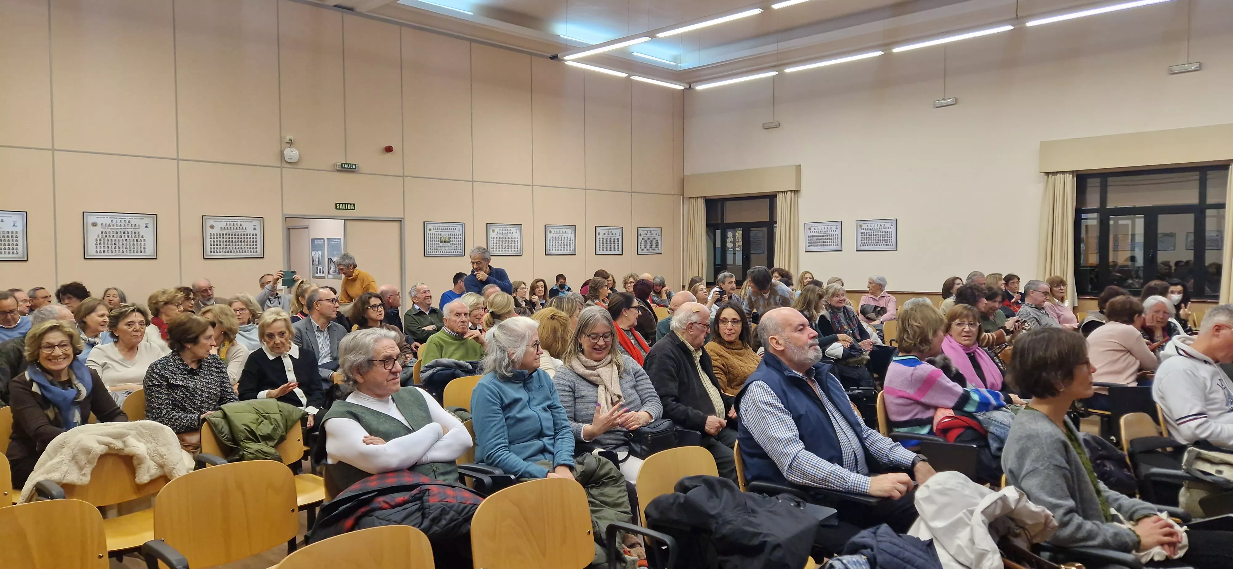Antonio Lobo y Javier Olivera en el Campus de Huesca. Foto Myriam Martínez