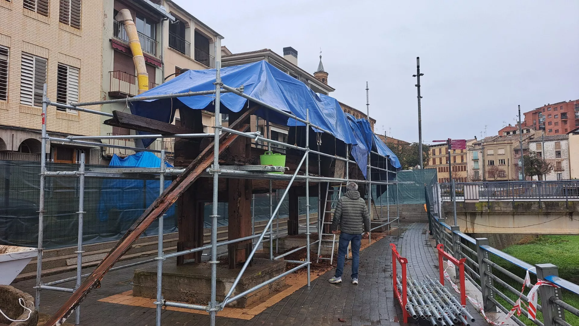 Barbastro inicia la restauración de la histórica Prensa de Libra de la calle Las Fuentes.