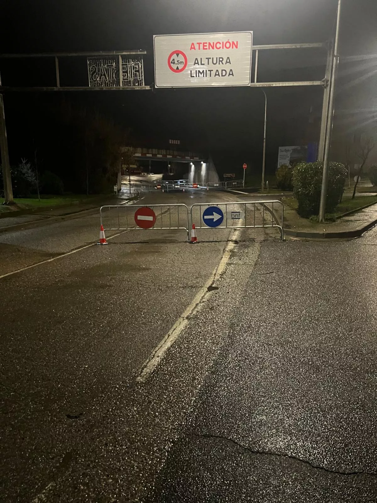 Desvío para garantizar la movilidad de los coches tras el desprendimiento