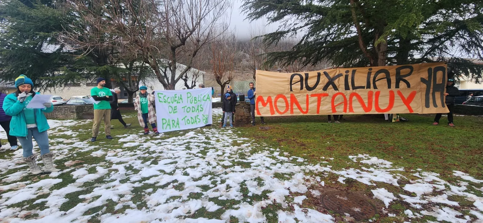La comunidad educativa del Valle de Benasque se moviliza en defensa de la escuela pública.