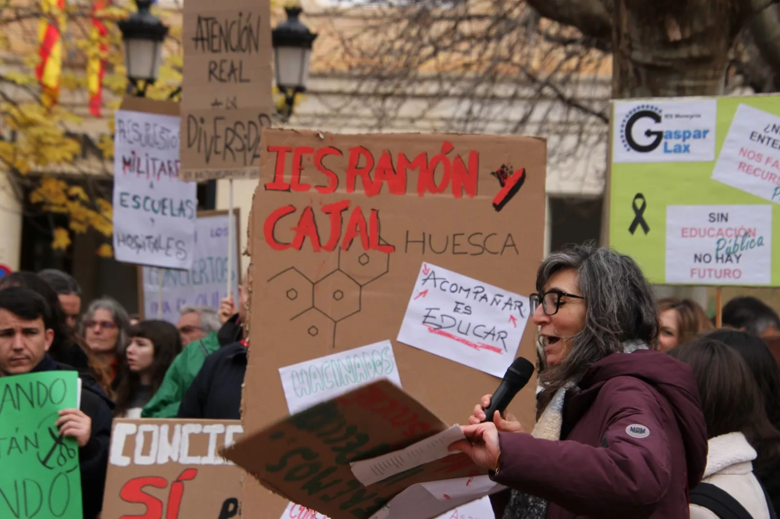 Concentración en Huesca en el segundo día de huelga educativa. Foto Carlos Neofato