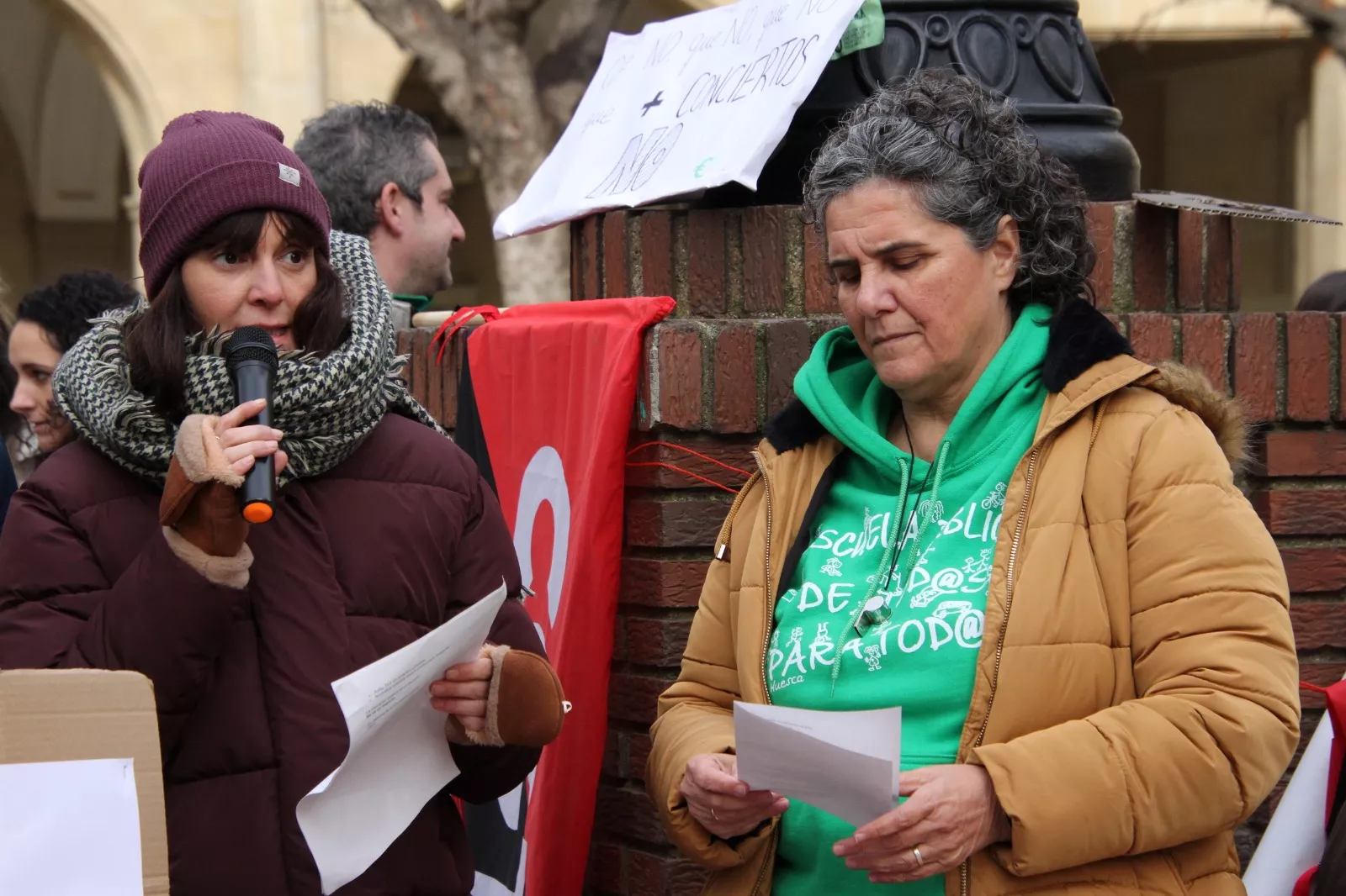 Concentración en Huesca en el segundo día de huelga educativa. Foto Carlos Neofato