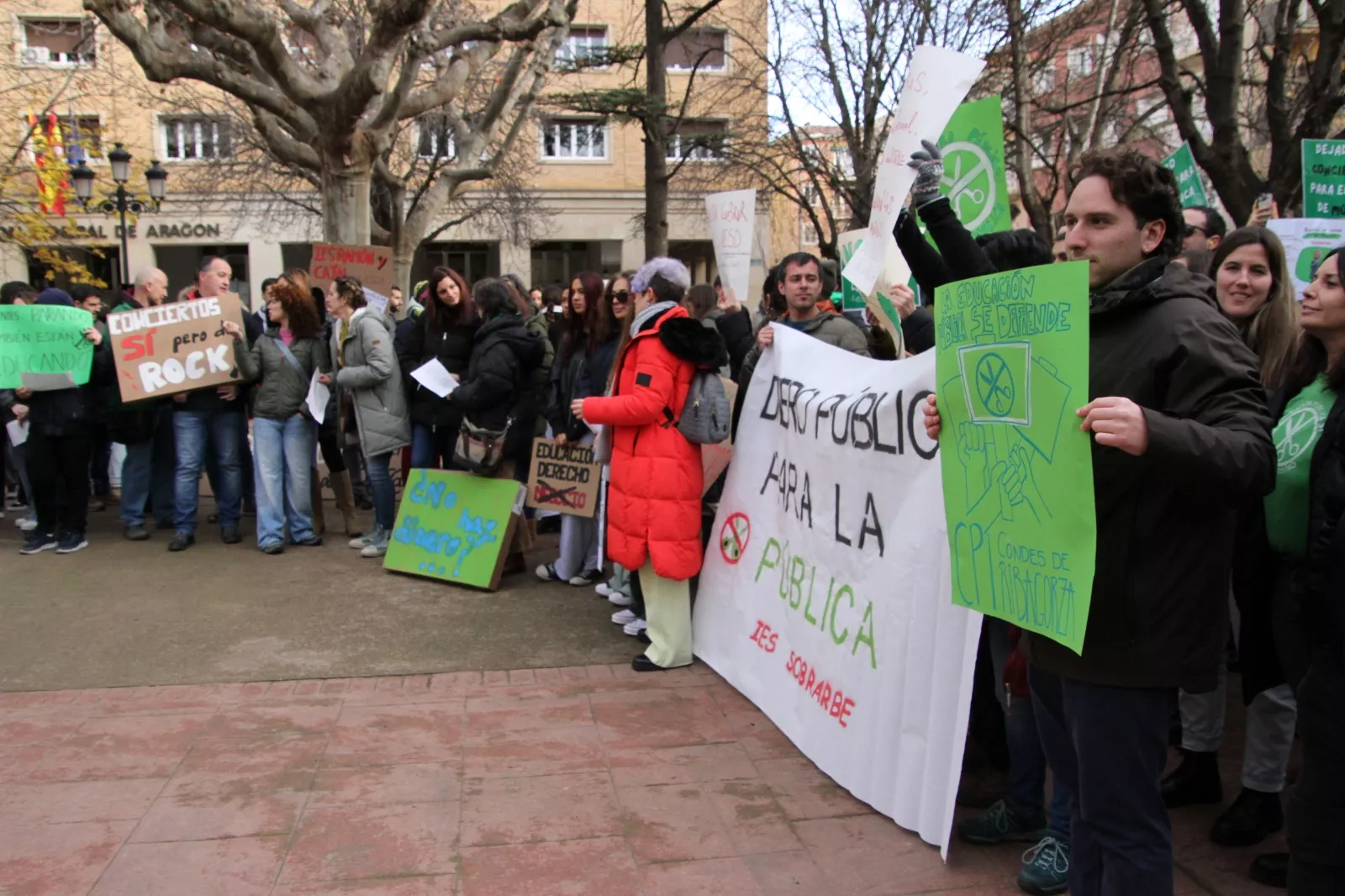 Concentración en Huesca en el segundo día de huelga educativa. Foto Carlos Neofato