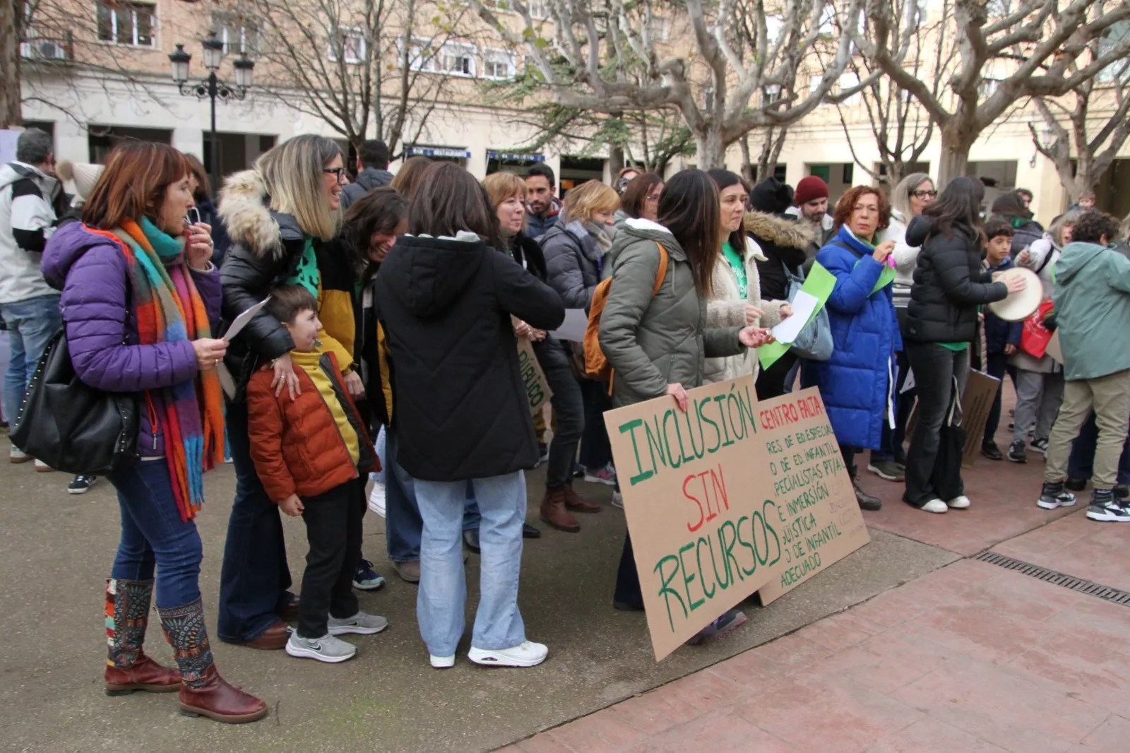 Concentración en Huesca en el segundo día de huelga educativa. Foto Carlos Neofato