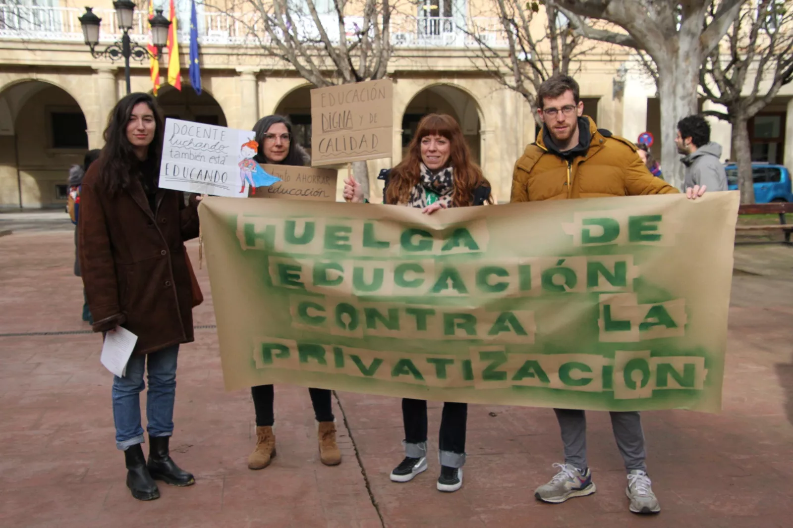 Concentración en Huesca en el segundo día de huelga educativa. Foto Carlos Neofato
