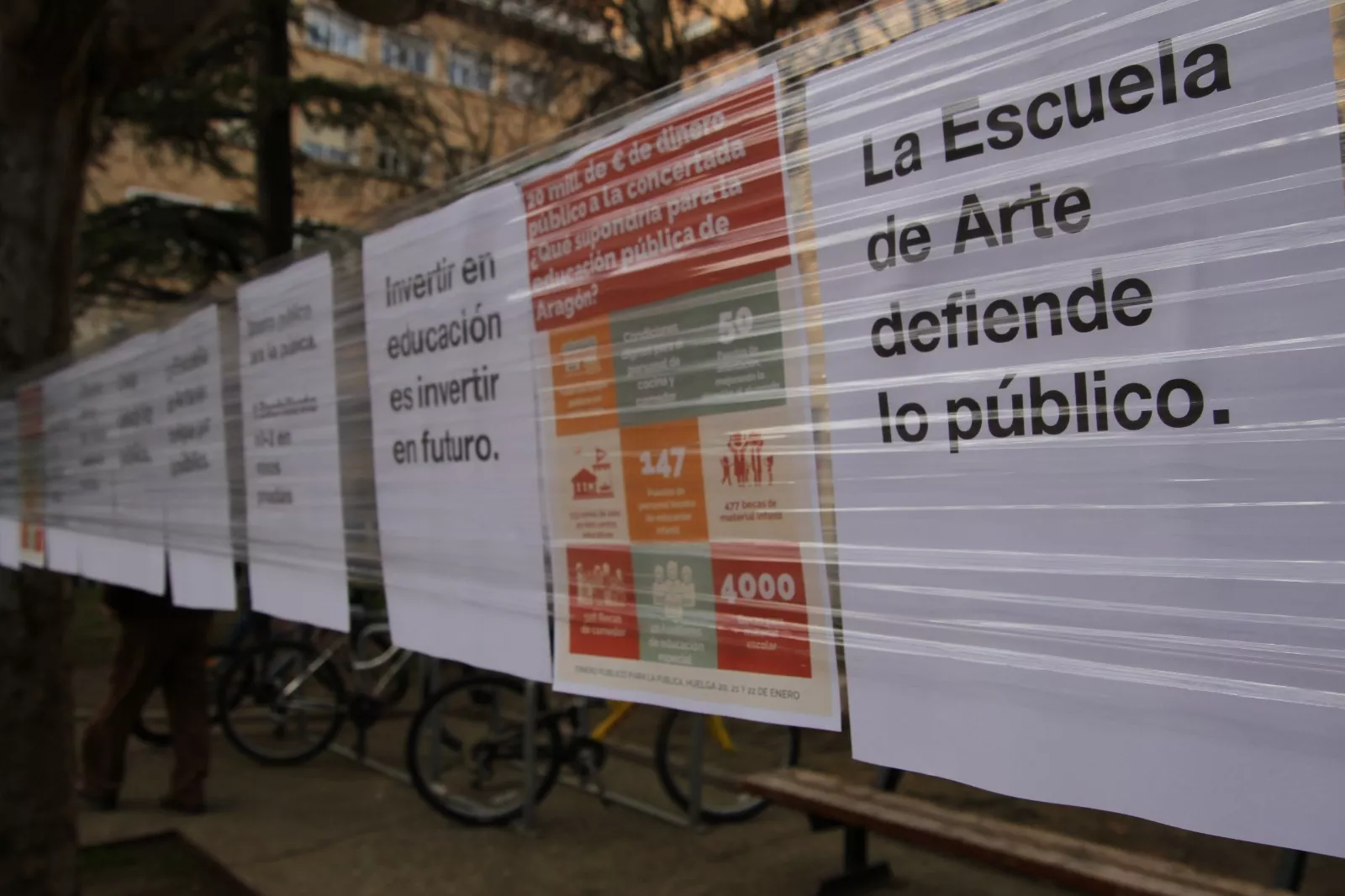 Concentración en Huesca en el segundo día de huelga educativa. Foto Carlos Neofato