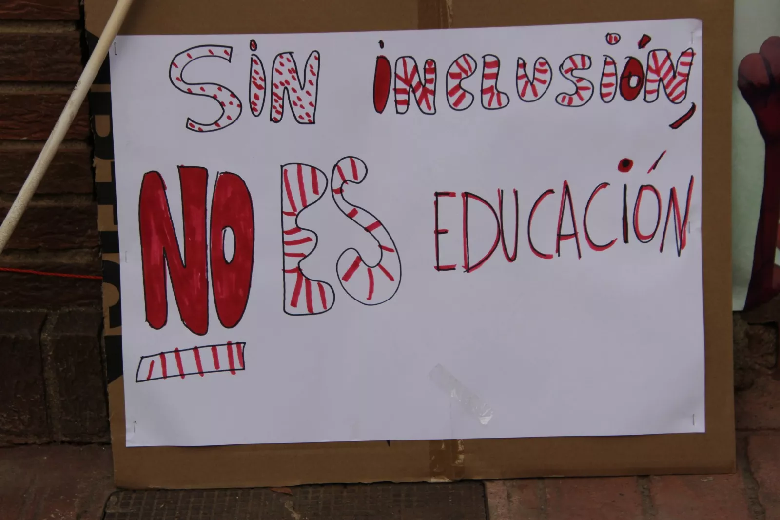 Concentración en Huesca en el segundo día de huelga educativa. Foto Carlos Neofato