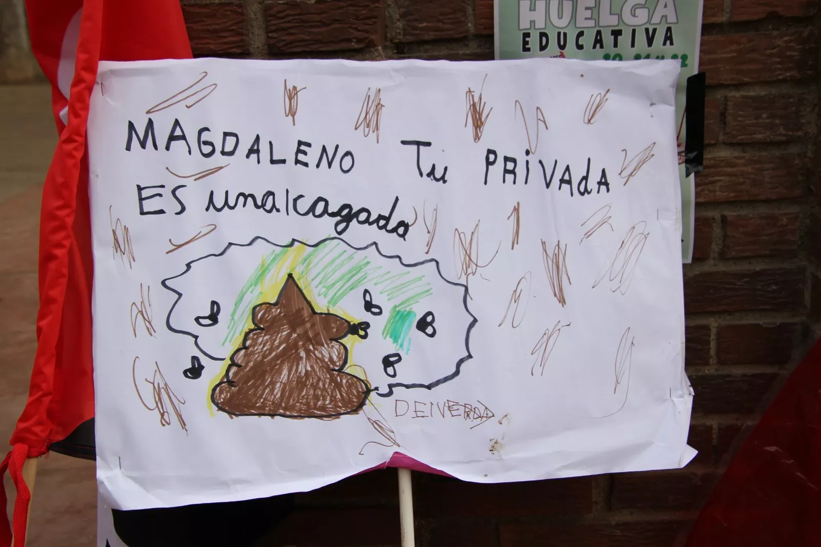 Concentración en Huesca en el segundo día de huelga educativa. Foto Carlos Neofato