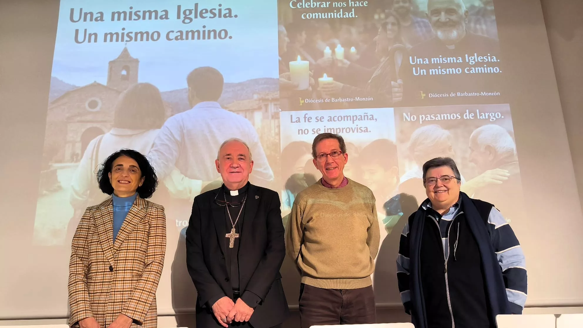 El obispo Pérez Pueyo y parte del equipo diocesano en la presentación del directorio de criterios pastorales