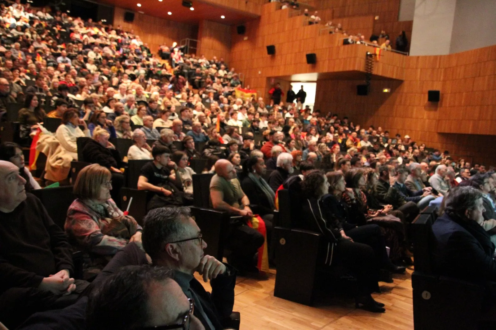 Mitin de Santiago Abascal en Huesca. Foto Carlos Neofato