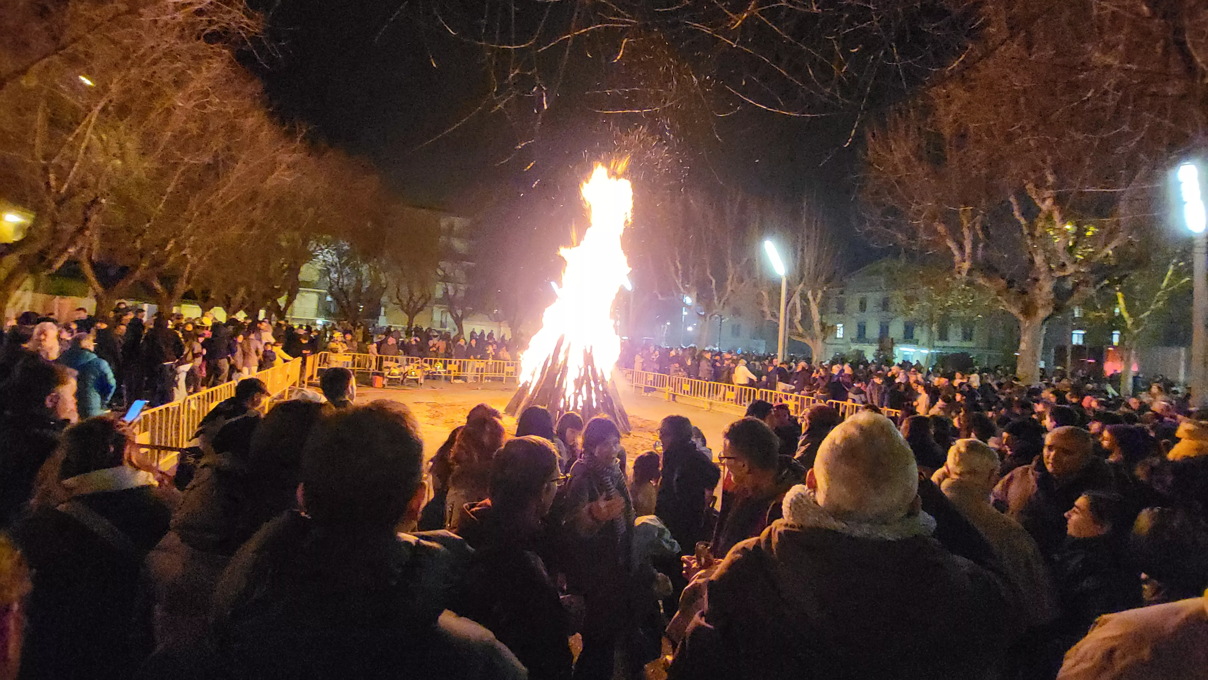 Celebración de la hoguera de San Vicente en Huesca. Foto Mercedes Manterola
