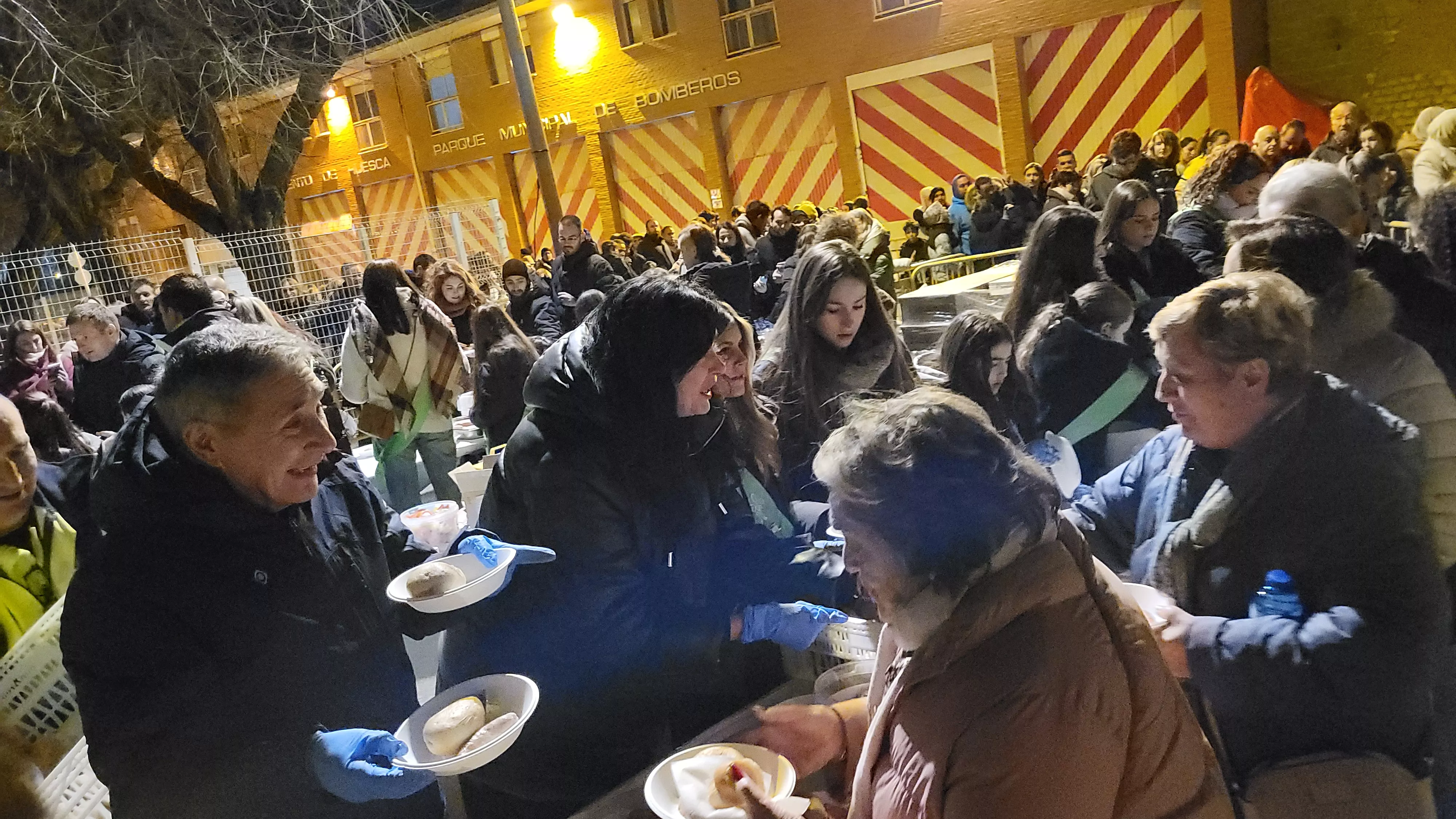 Celebración de la hoguera de San Vicente en Huesca. Foto Mercedes Manterola