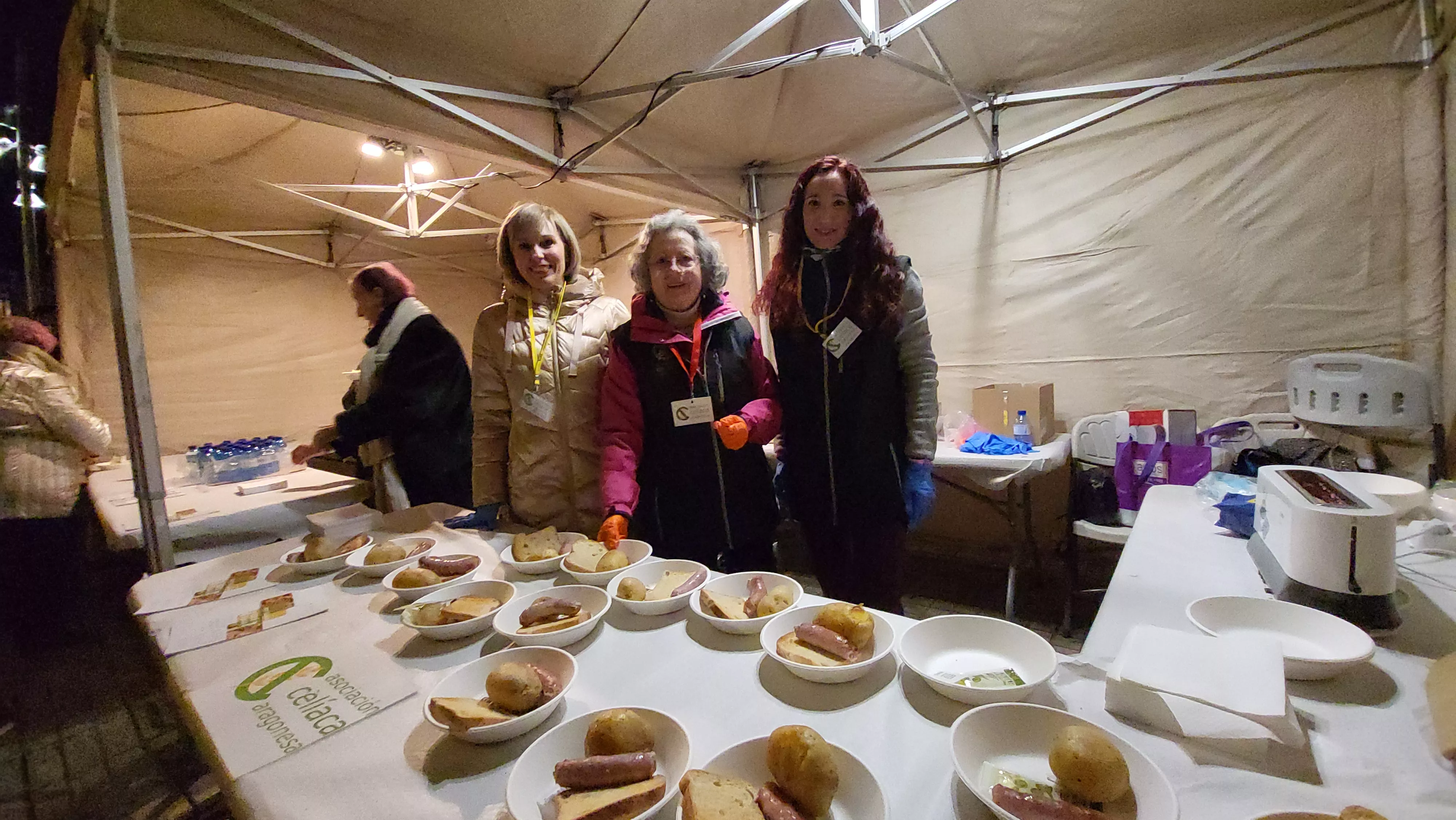 Celebración de la hoguera de San Vicente en Huesca. Foto Mercedes Manterola