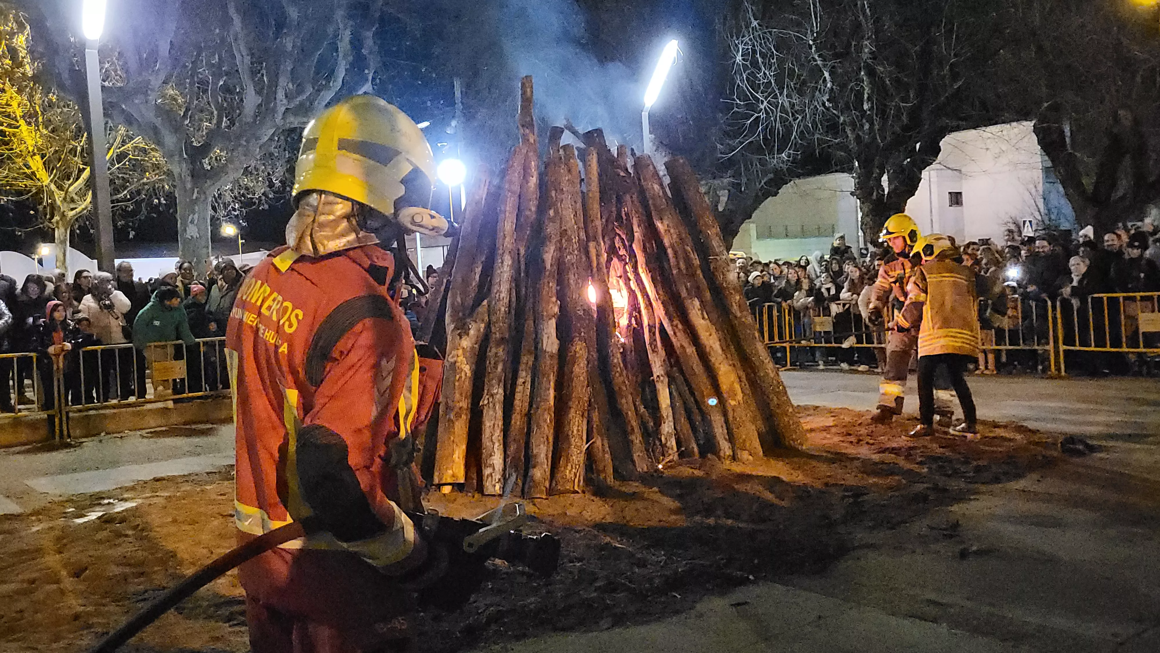 Celebración de la hoguera de San Vicente en Huesca. Foto Mercedes Manterola