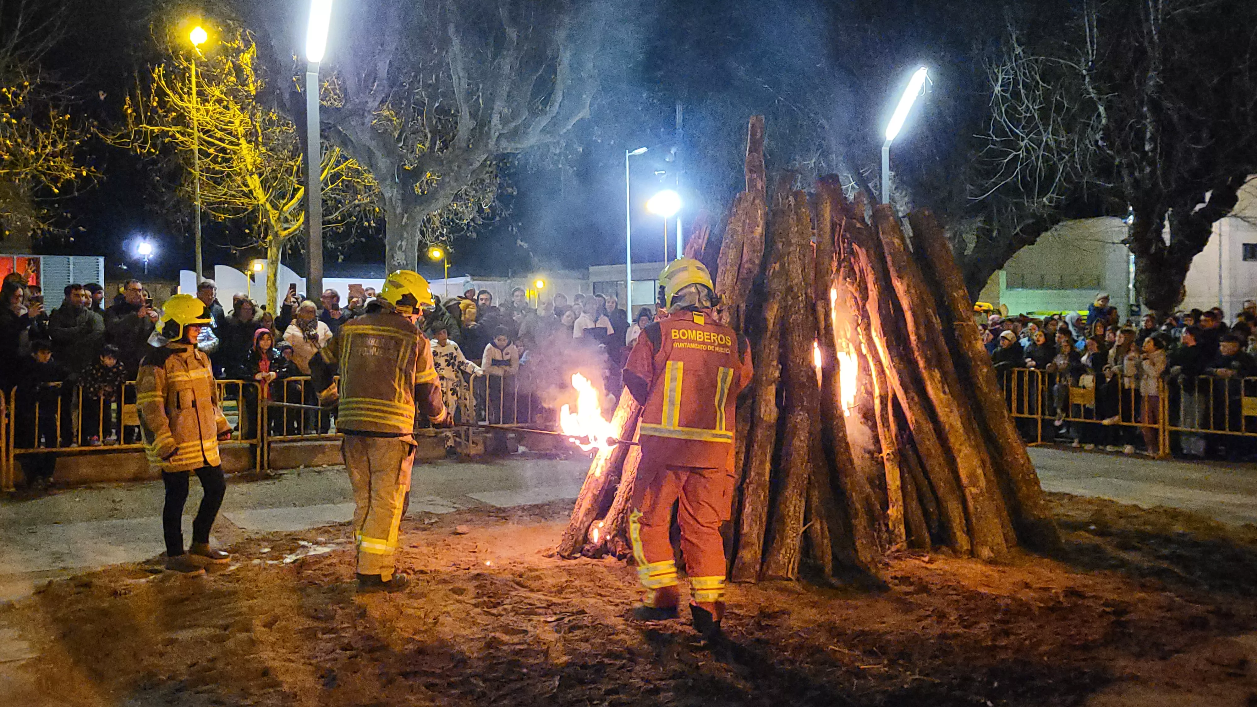 Celebración de la hoguera de San Vicente en Huesca. Foto Mercedes Manterola