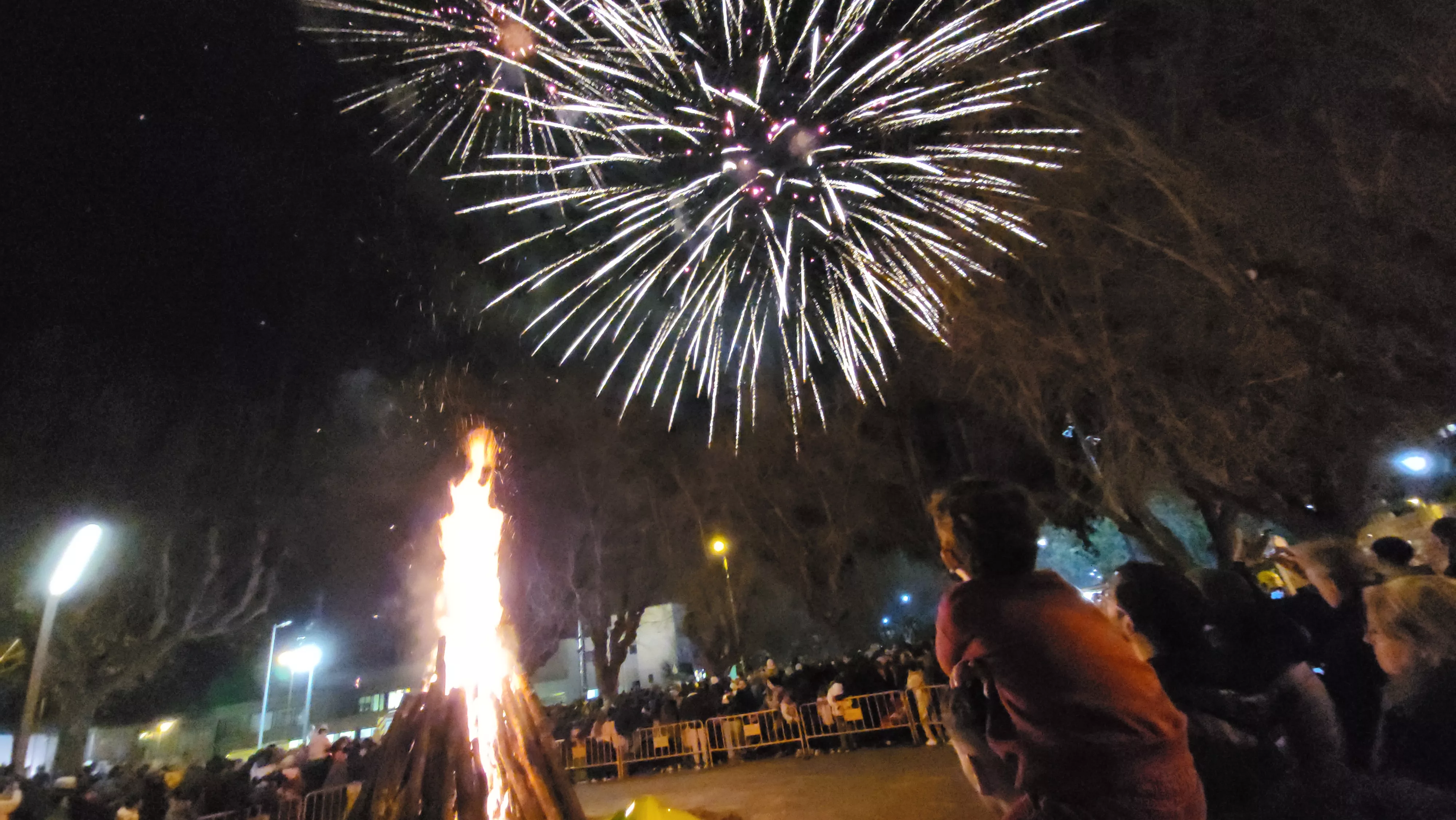Celebración de la hoguera de San Vicente en Huesca. Foto Mercedes Manterola
