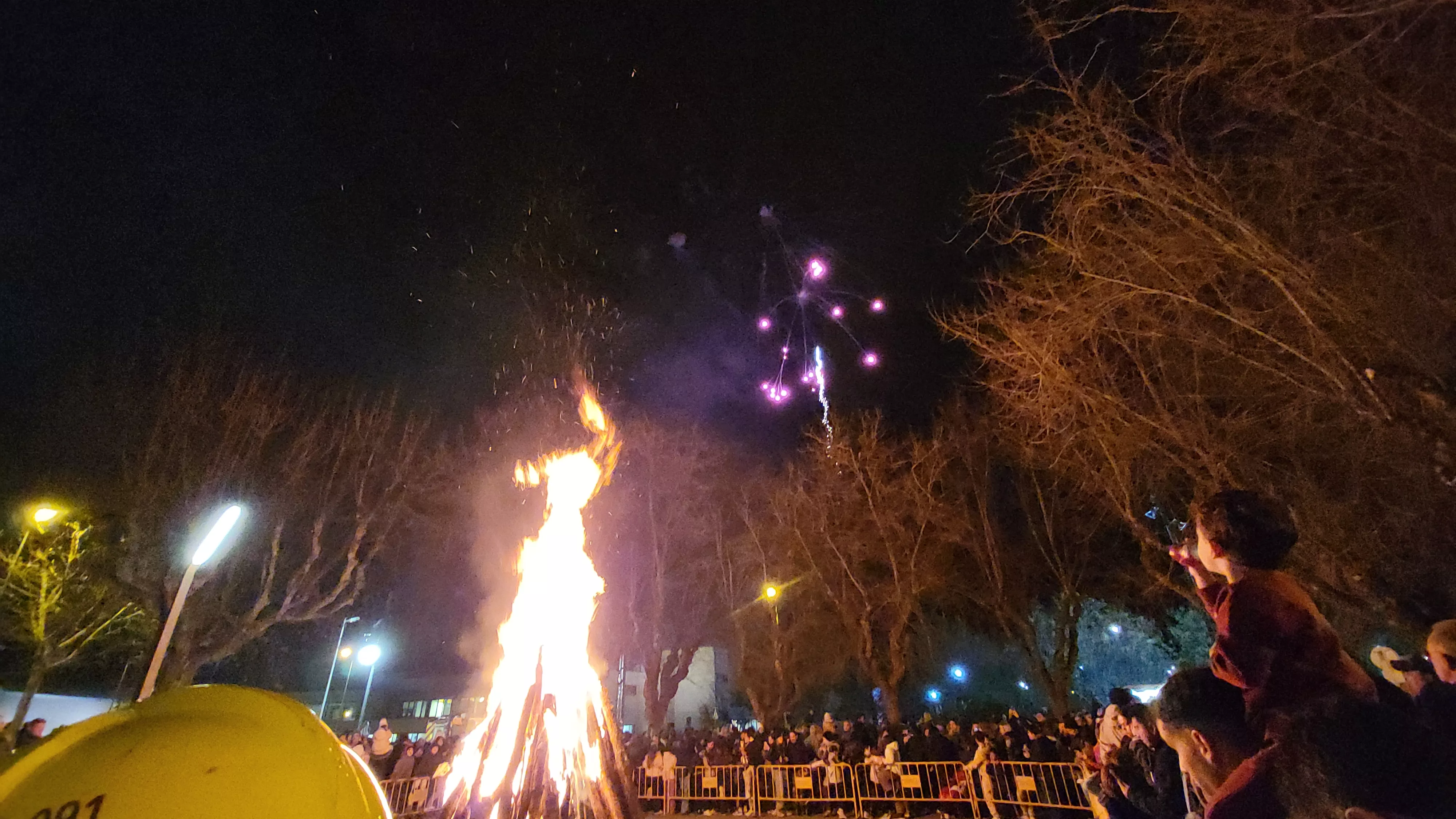 Celebración de la hoguera de San Vicente en Huesca. Foto Mercedes Manterola
