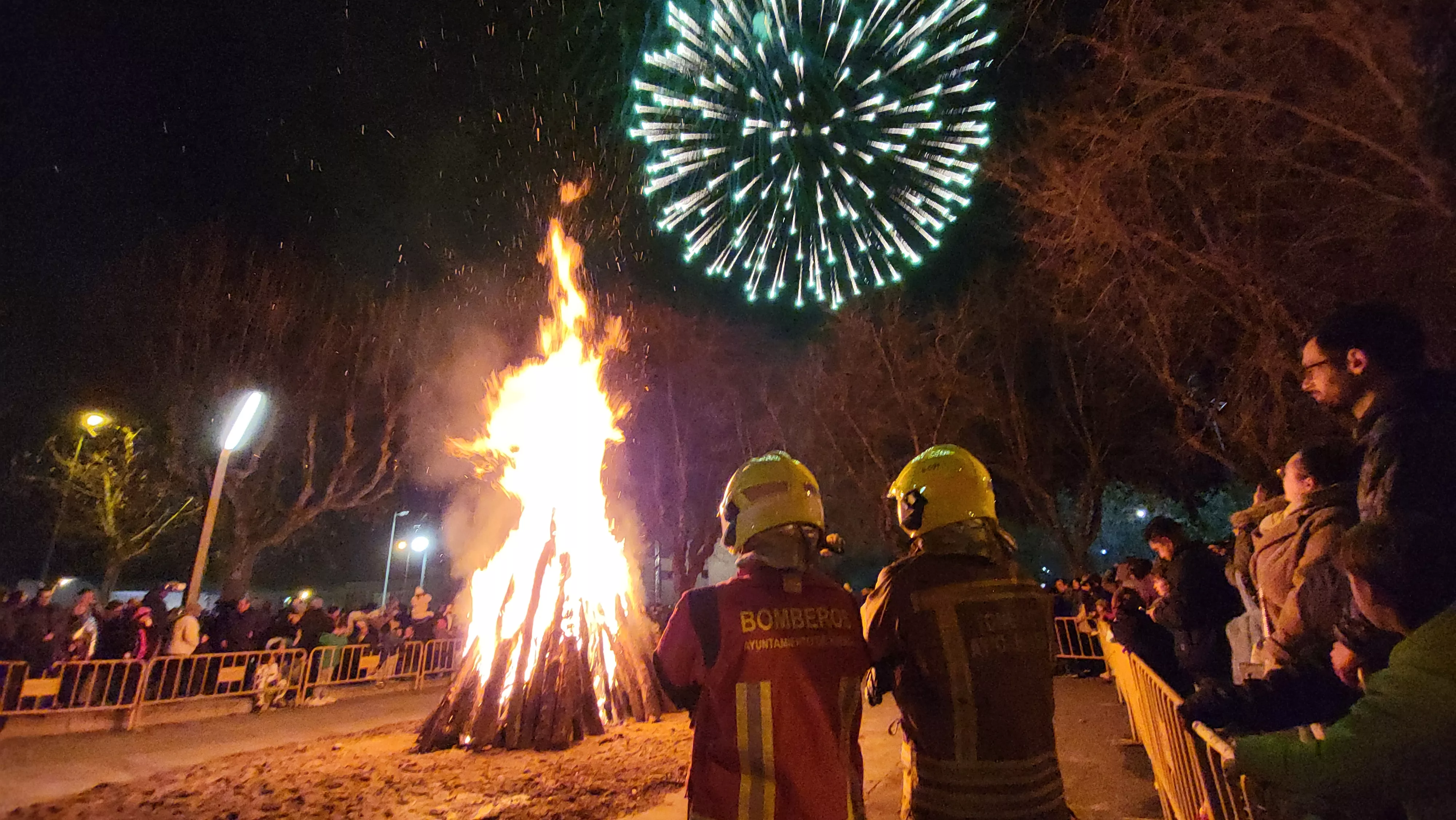Celebración de la hoguera de San Vicente en Huesca. Foto Mercedes Manterola