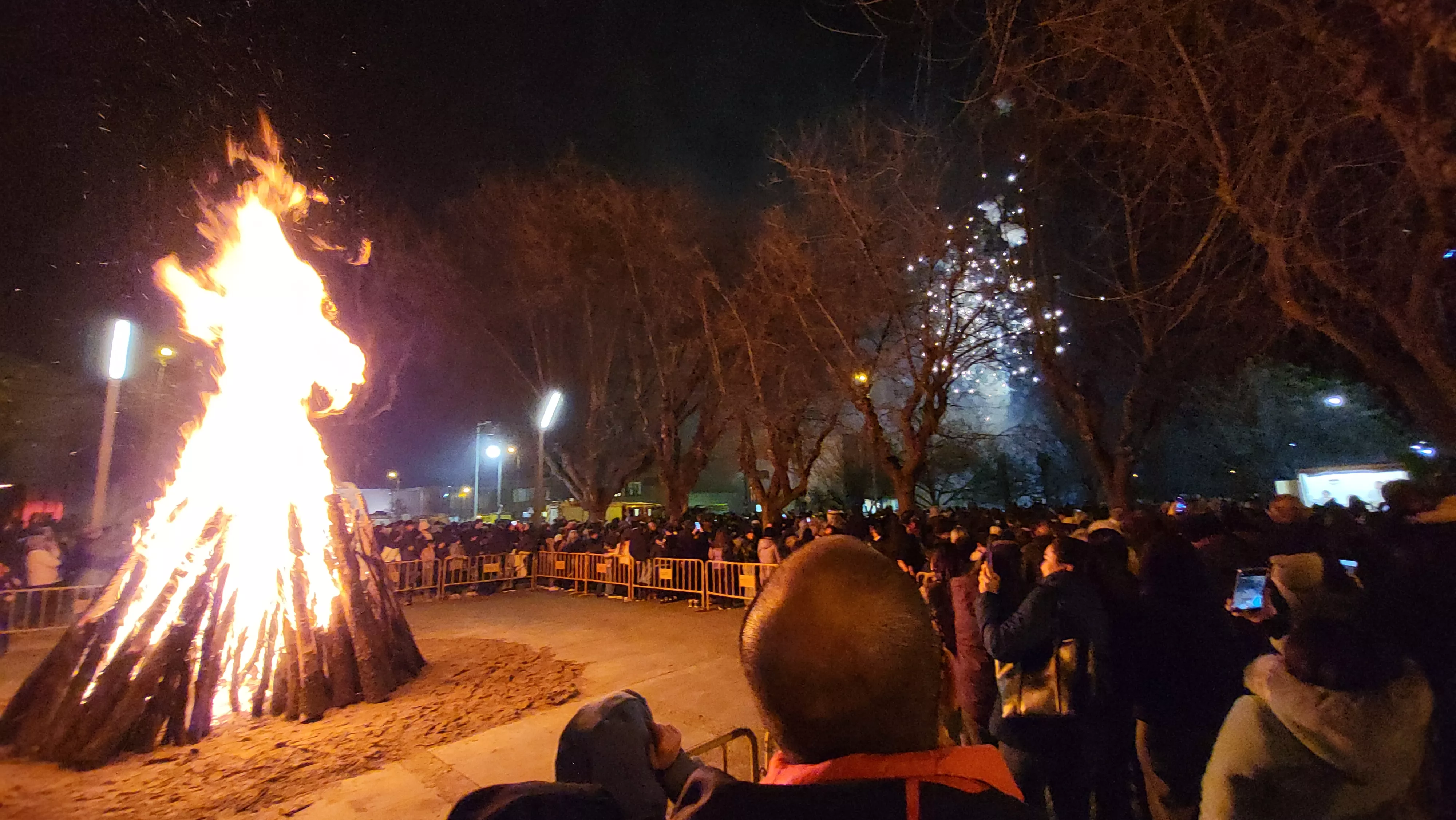 Celebración de la hoguera de San Vicente en Huesca. Foto Mercedes Manterola