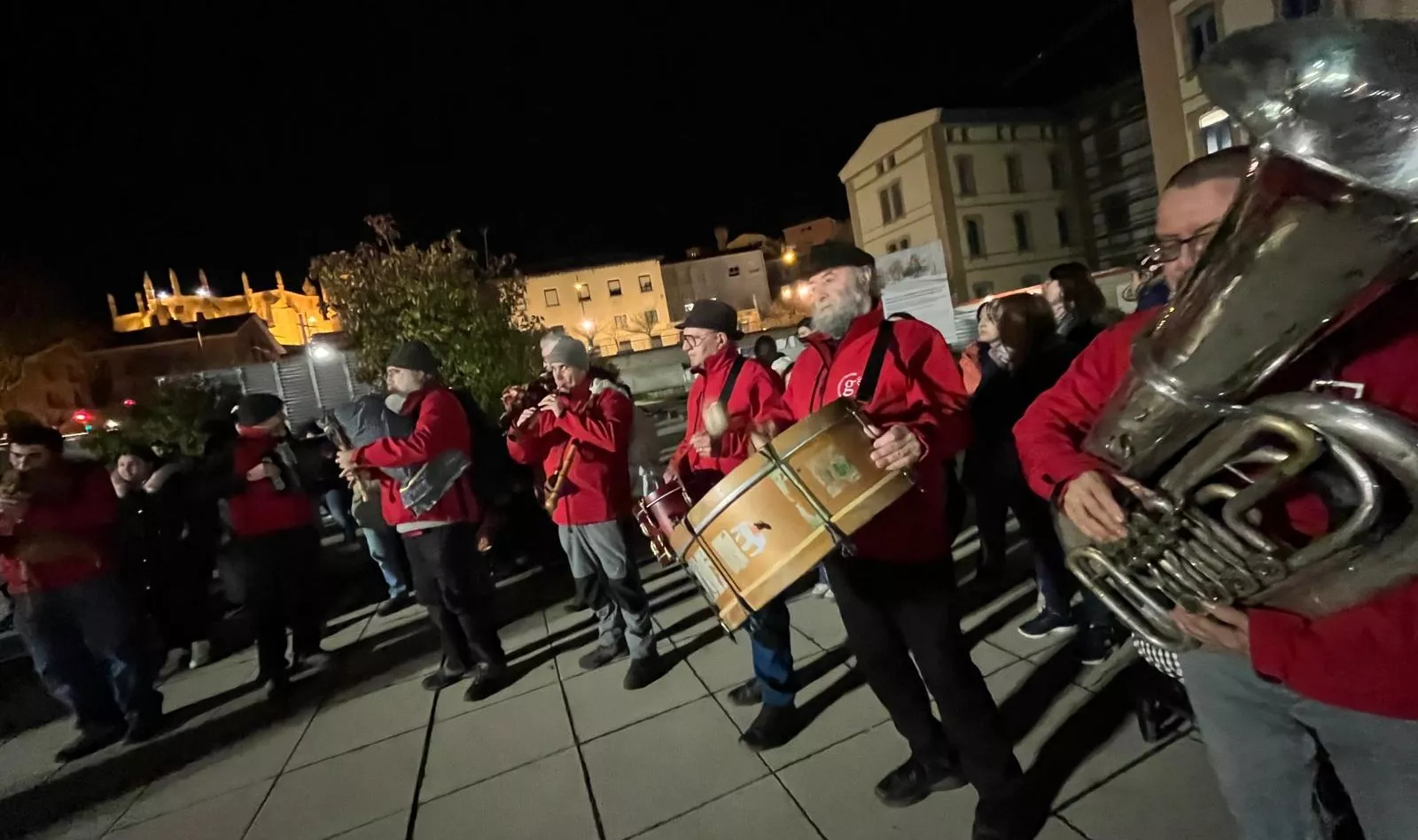 Celebración de la hoguera de San Vicente en Huesca. Foto Mercedes Manterola
