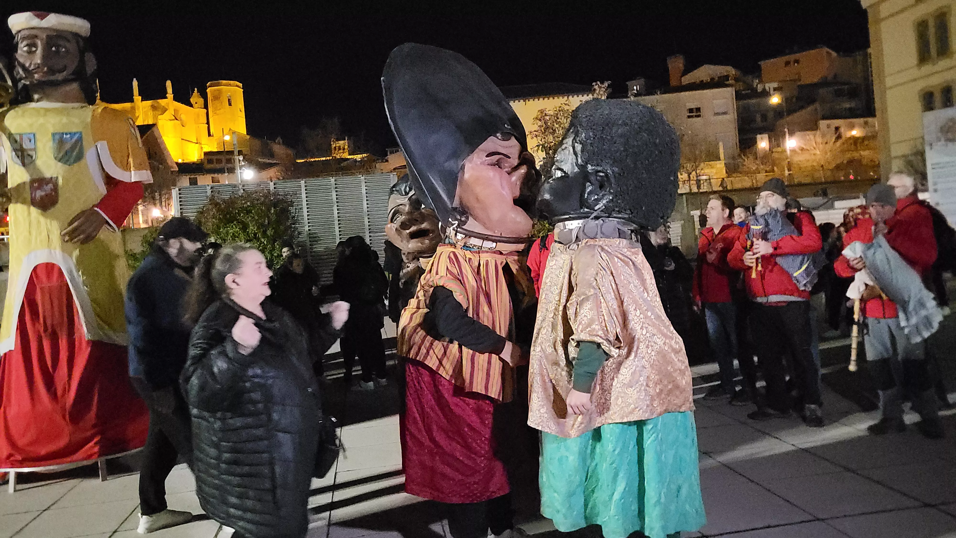Celebración de la hoguera de San Vicente en Huesca. Foto Mercedes Manterola
